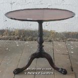 *18th Century English Small Pie Crust Mahogany Tripod Table- In Need Of Some Repair [LQD123]