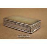 *Silver Snuff Box With Beautiful Mother Of Pearl Lid And Base C.1830'S [LQD123]