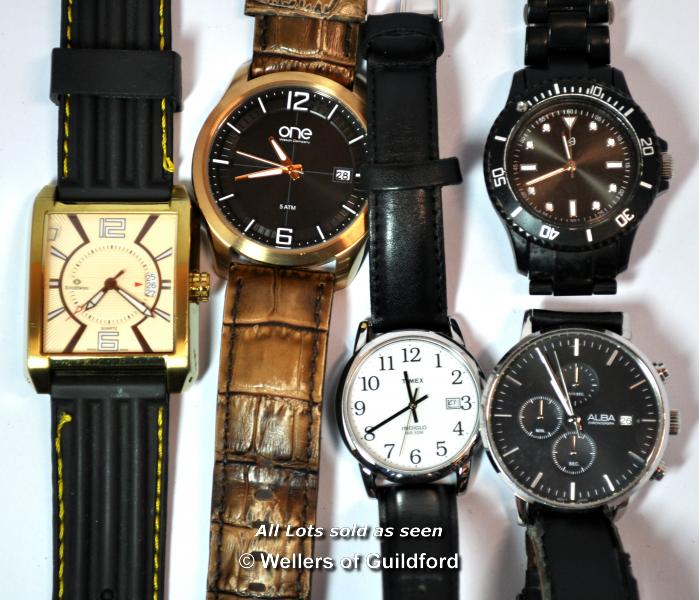 *Bag Of Five Gentlemen'S Wristwatches, Including Timex
