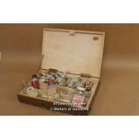 *Vintage Talens Oil Paints In Box Metal Lids [LQD123]