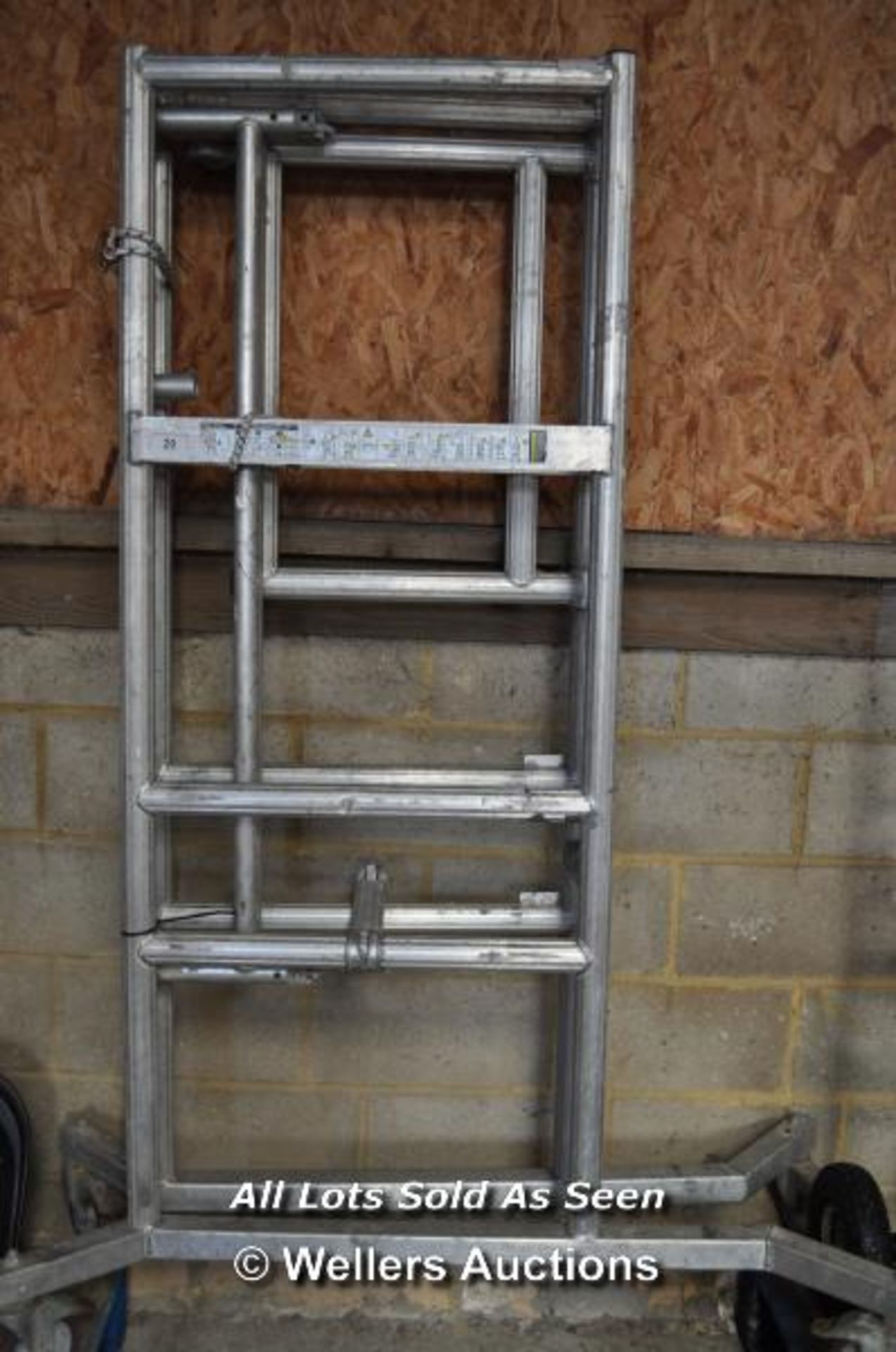 YOUNGMAN P1000 SCAFFOLD PODIUM