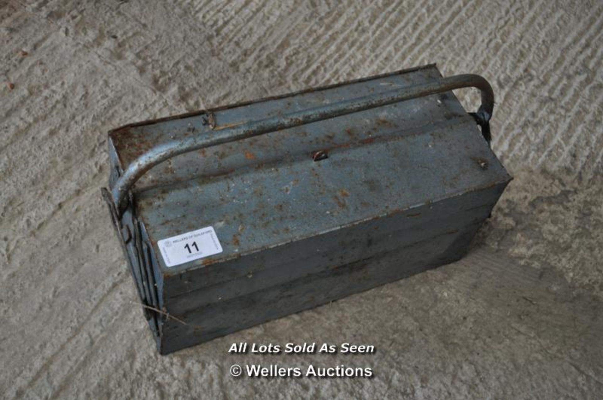 METAL FOLD OUT TOOLBOX FULL OF OLD TOOLS INCLUDING MAINLY SPANNERS, NAMES OF B.S.A ETC - Image 3 of 3