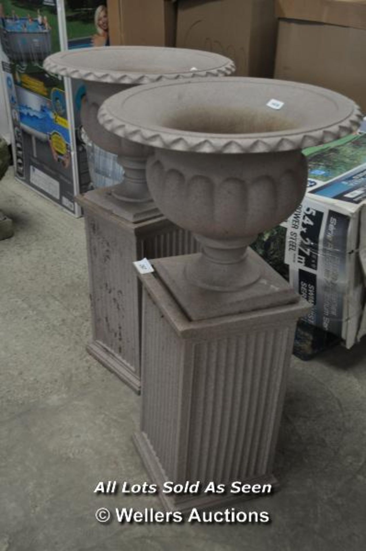 PAIR OF PLASTIC GRANITE-STYLE URNS ON PLINTHS 1050MM HIGH EACH - Image 3 of 5