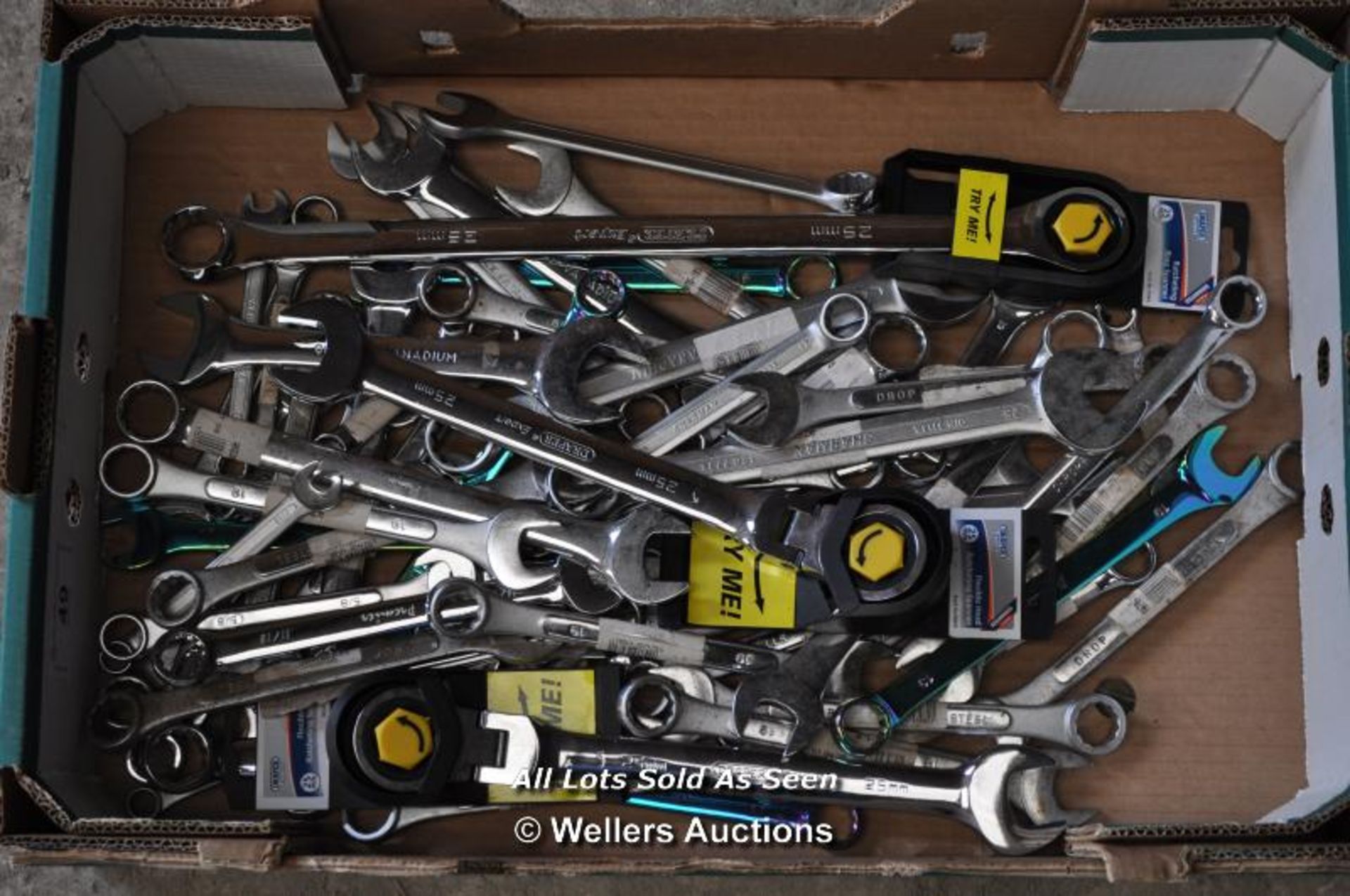 LARGE QUANTITY OF SPANNERS