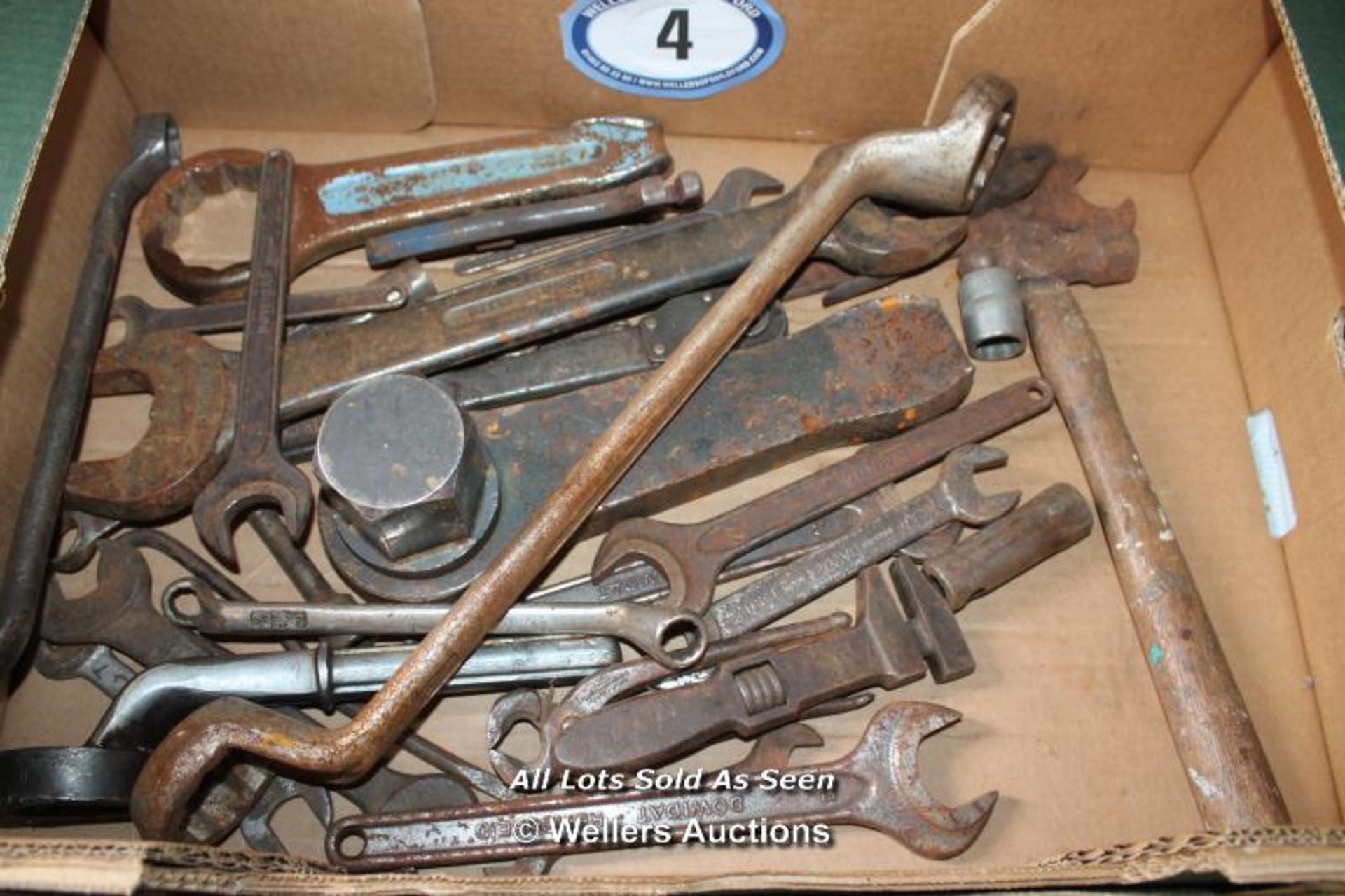 CRATE OF ASSORTED VINTAGE TOOLS INCLUDING SPANNERS, HEAVY DUTY HEX KEYS ETC