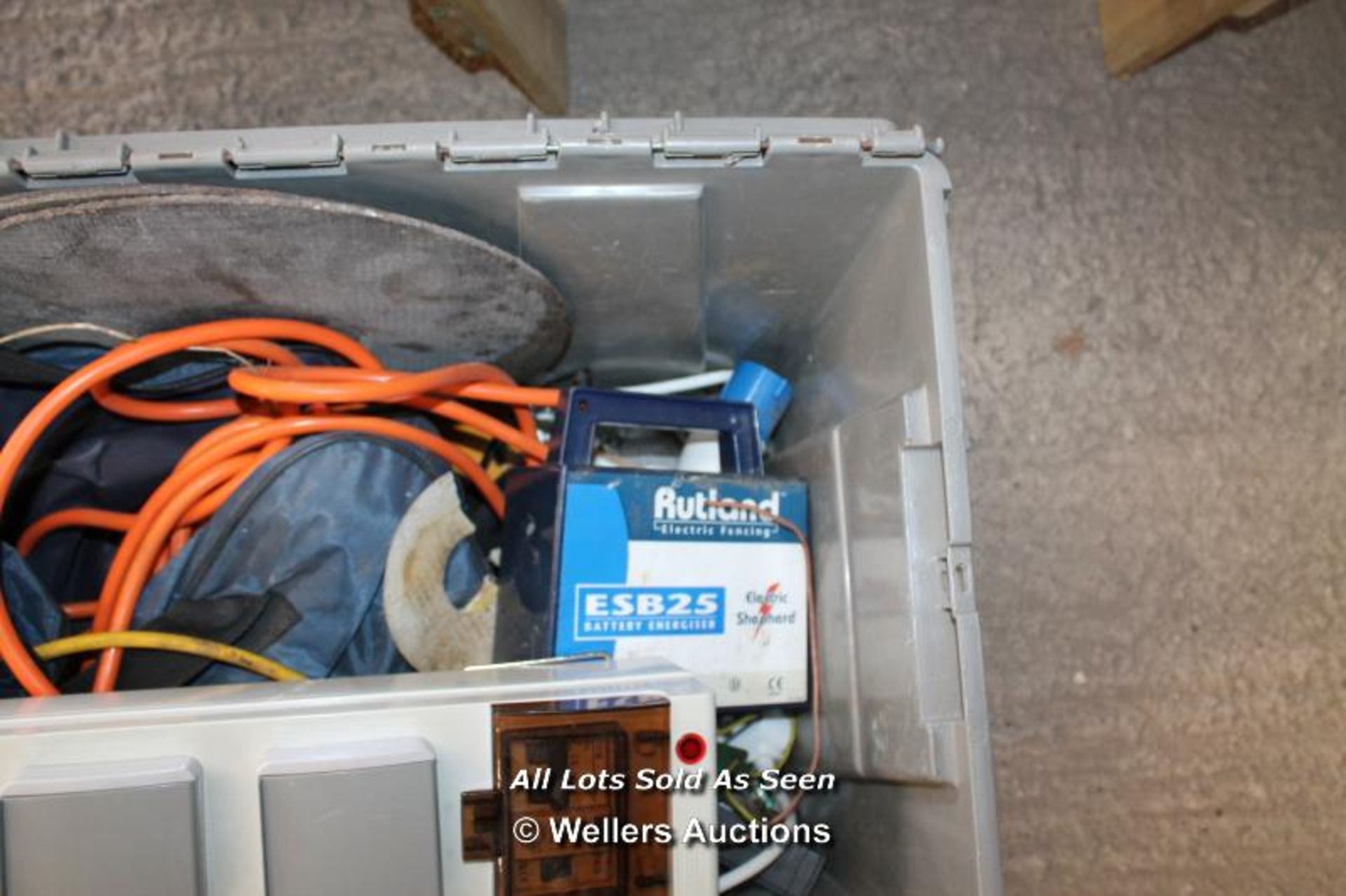 110V LEADS, FUSE BOX, ETC - Image 2 of 3