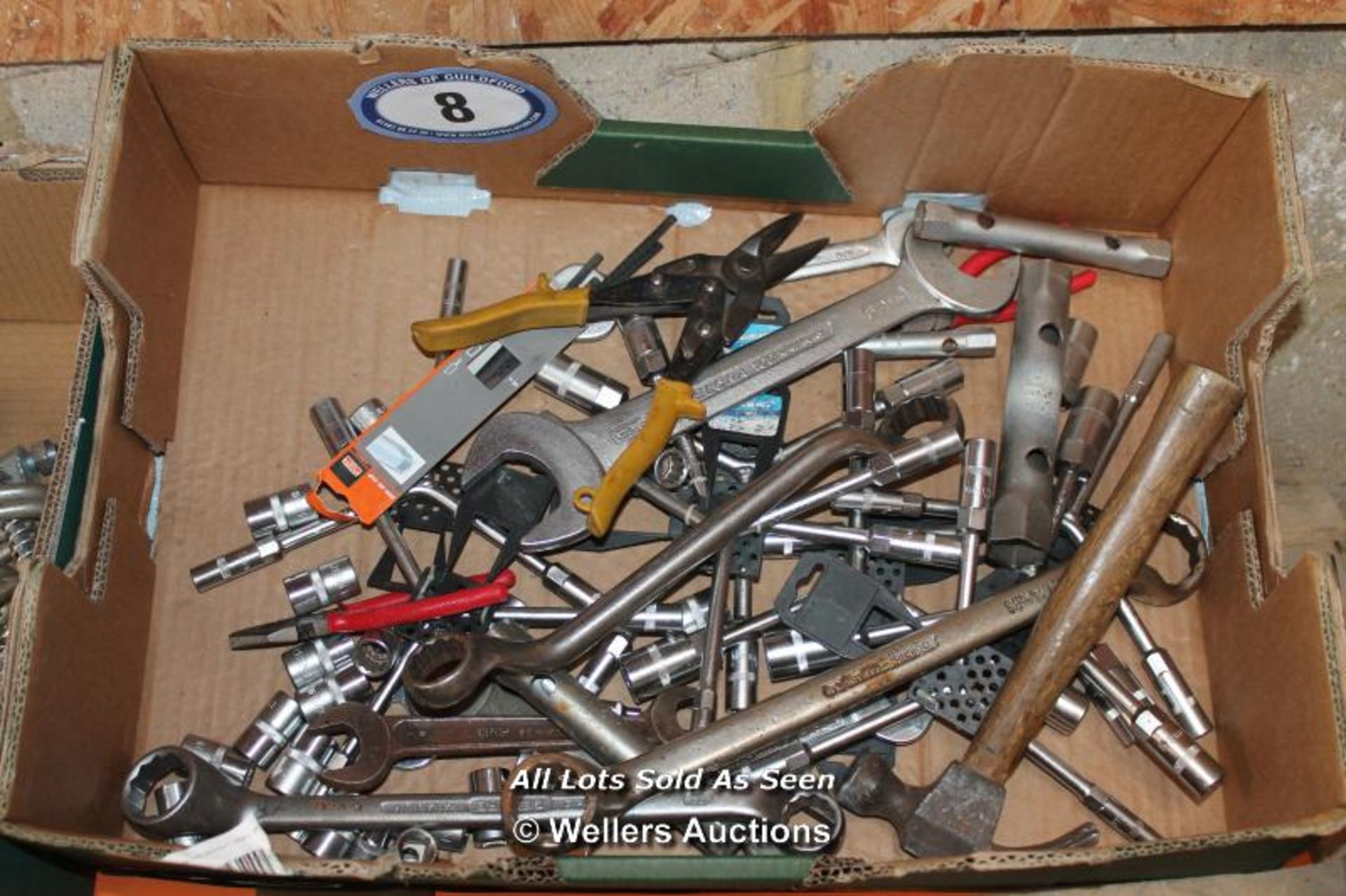 BOX OF ASSORTED TOOLS, INC HAMMERS, SPANNERS, SOCKETS ETC