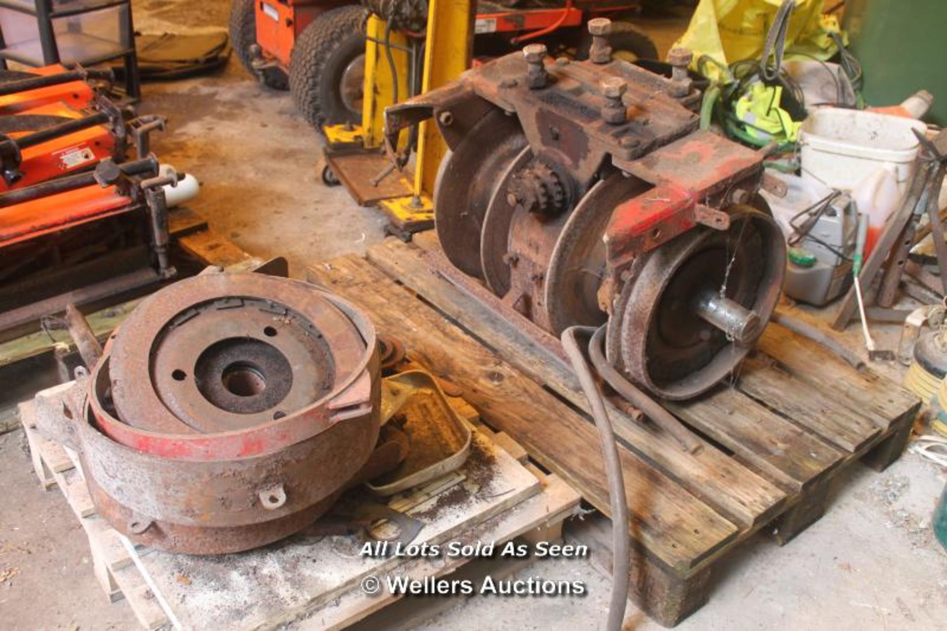 CLUTCH PLATES AND WINCH SPARES