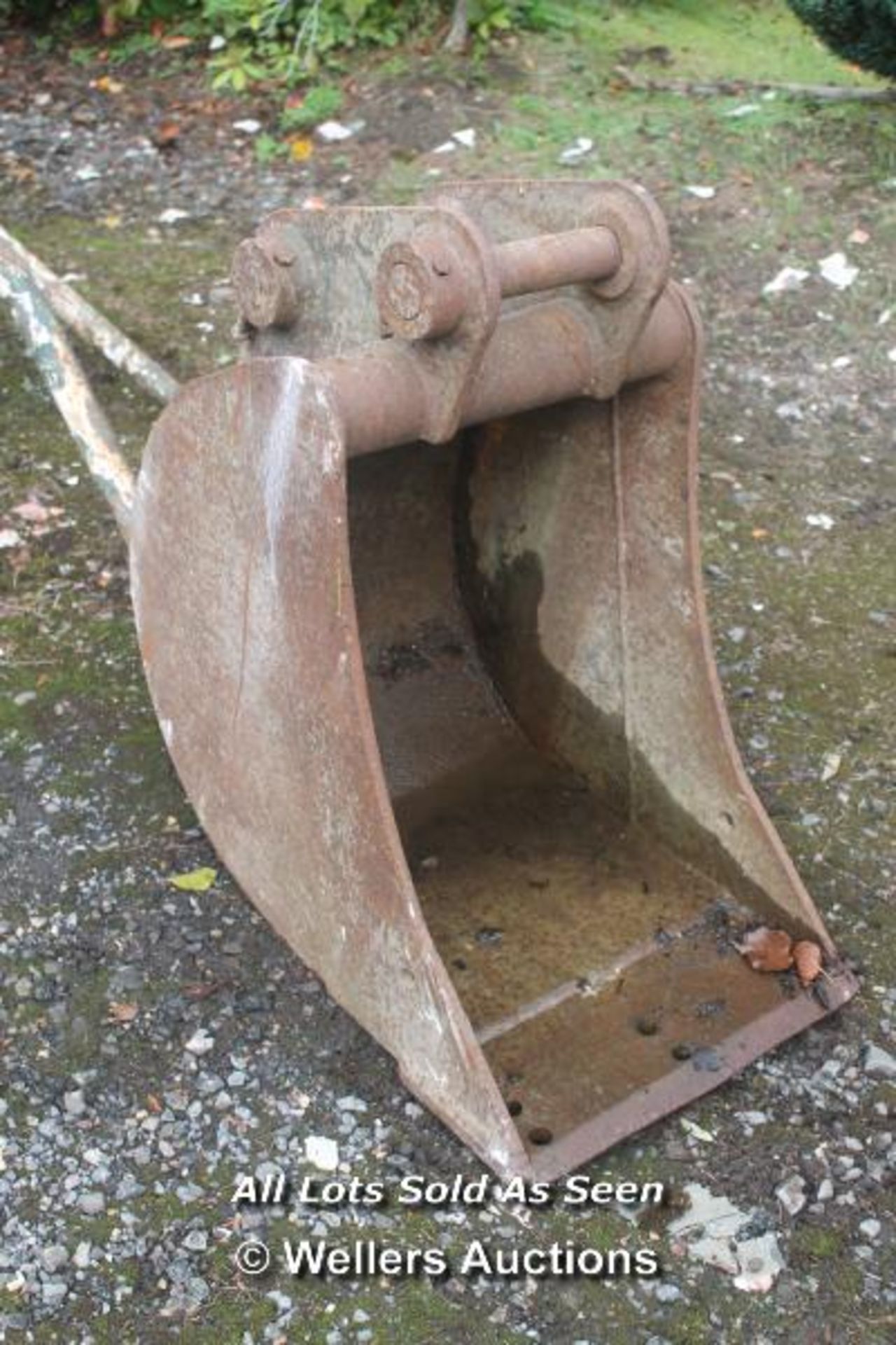 18" DIGGER BUCKET