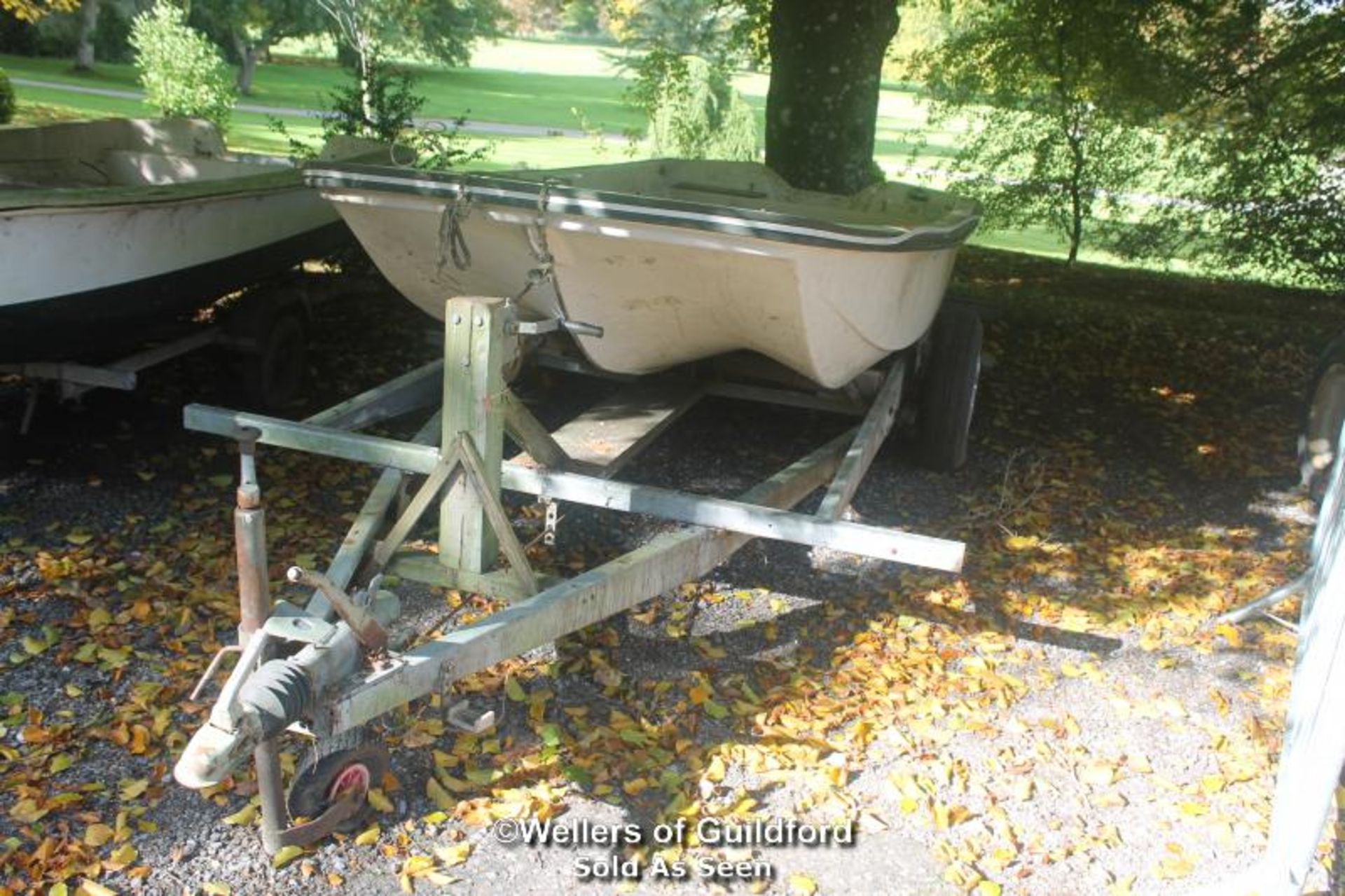 DELL QUAY DORY 13 BOAT AND BOAT TRAILER