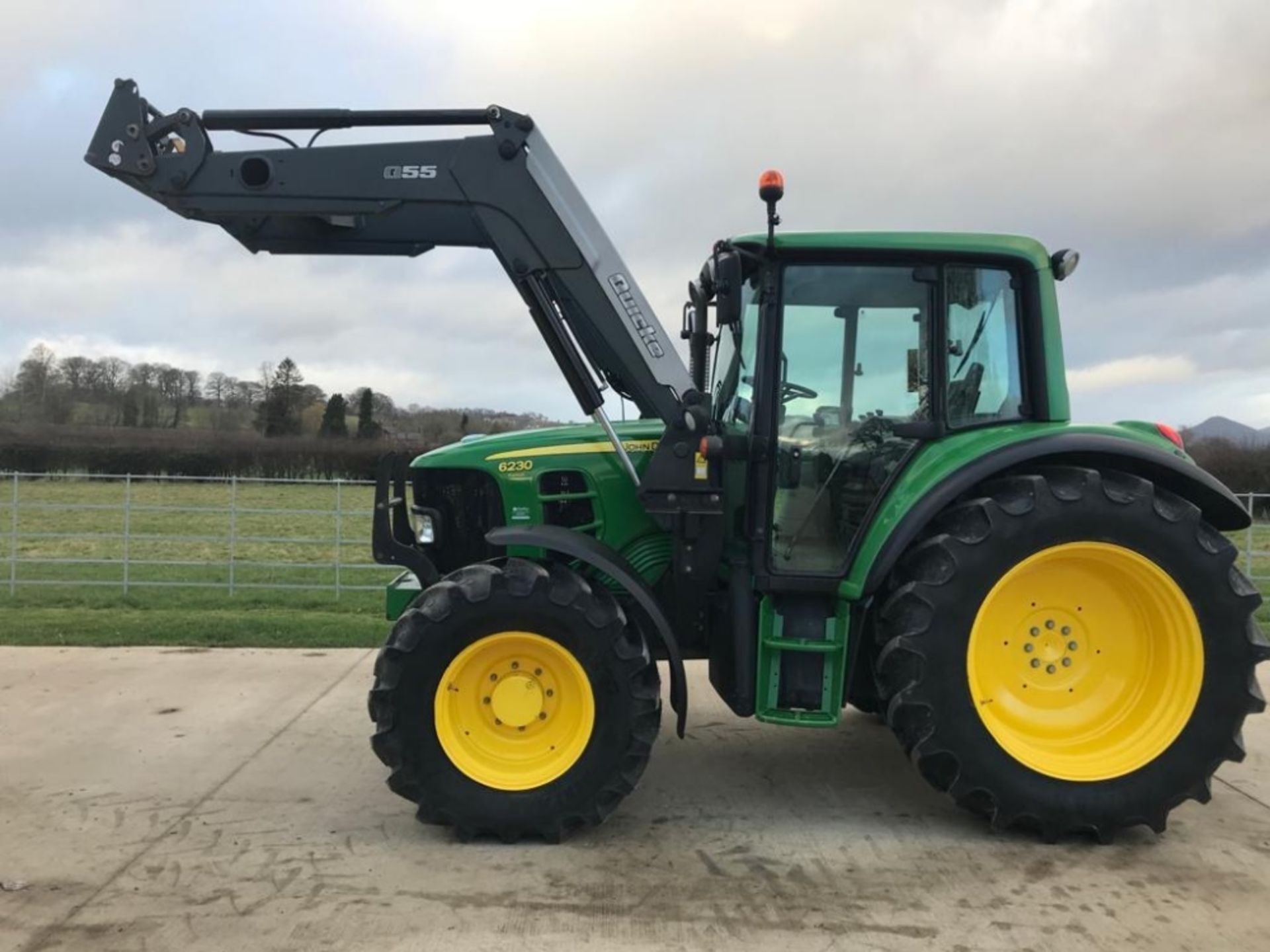 JOHN DEERE 6230 TRACTOR WITH QUICKE Q55 LOADER 07 PLATE APPROX 5715 HOURS - Image 6 of 6