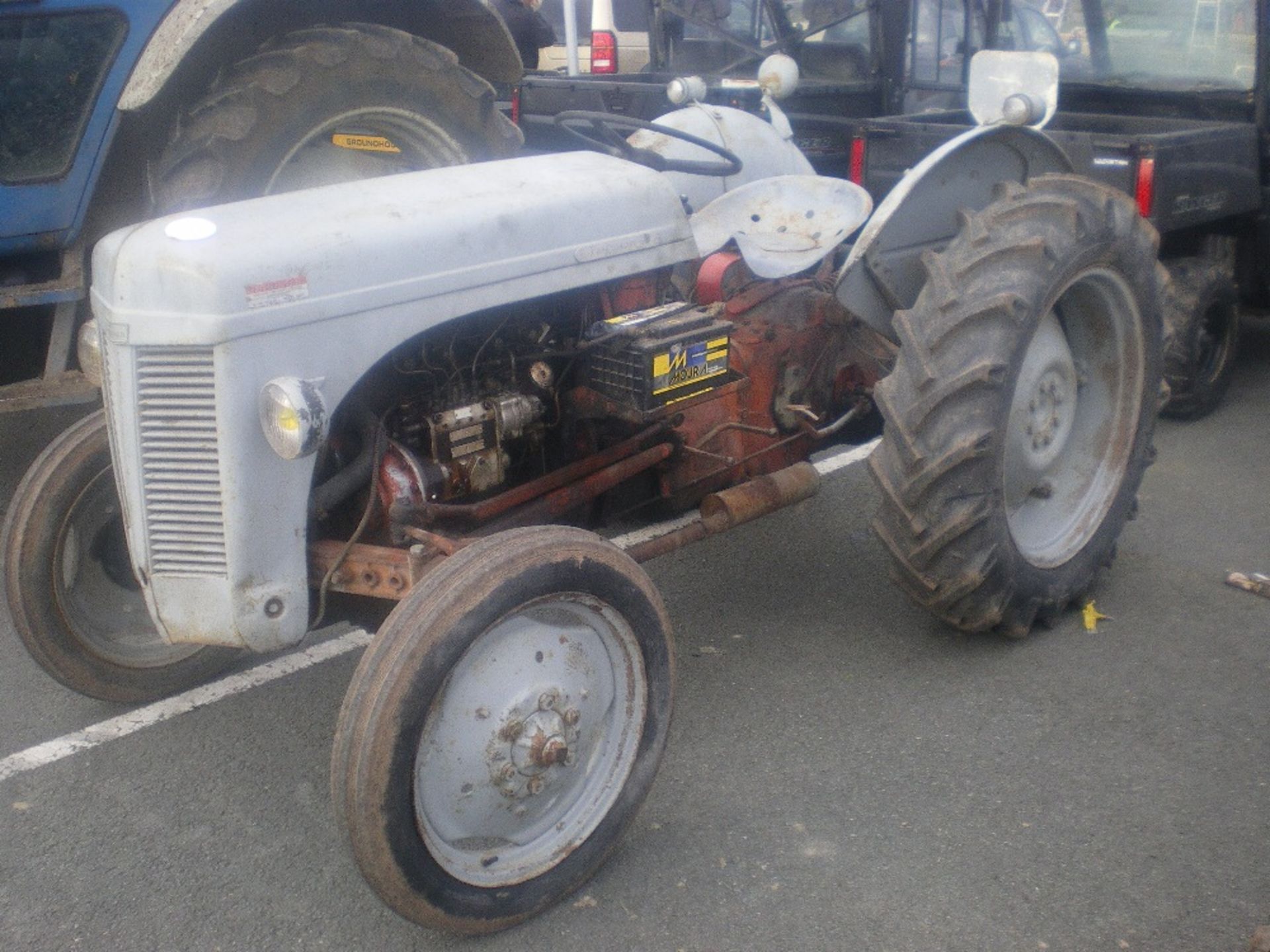 GREY FERGY 20 TRACTOR