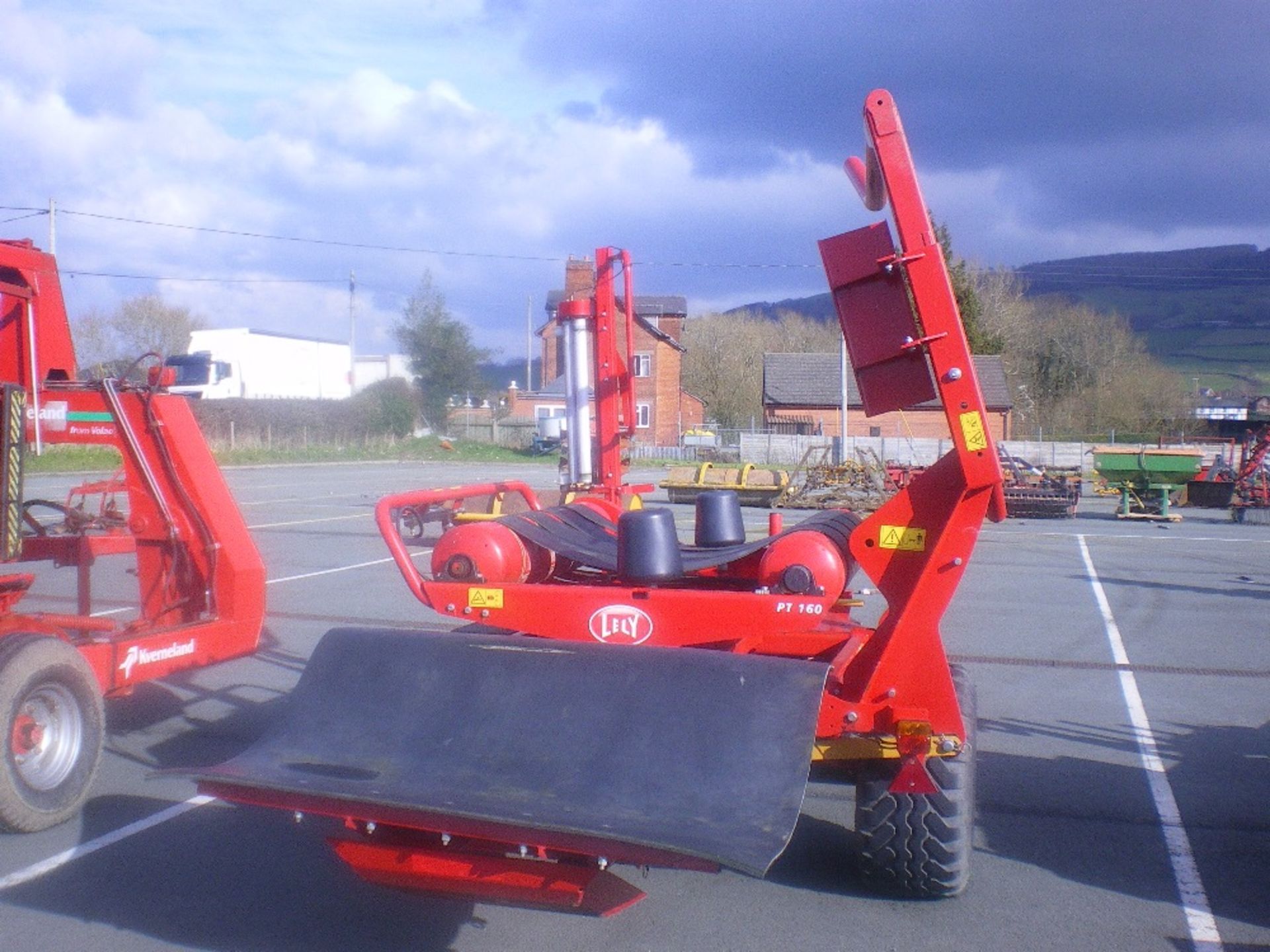 LELY ATTIS ROUND BALE WRAPPER - 4000 BALES - Image 3 of 4