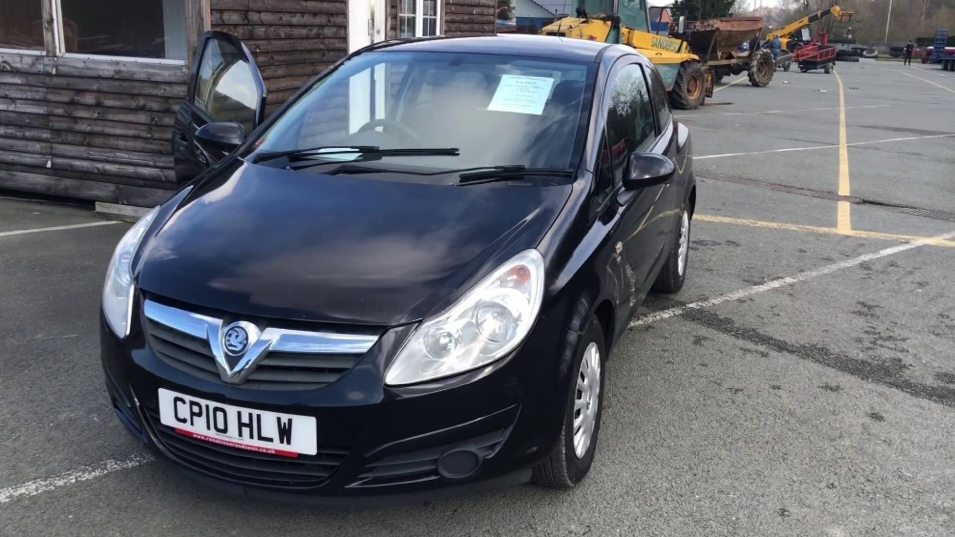 VAUXHALL CORSA (2010) 1.2 PETROL (CP10 HLW) MOT UNTIL 15/05/2020 - Image 2 of 7