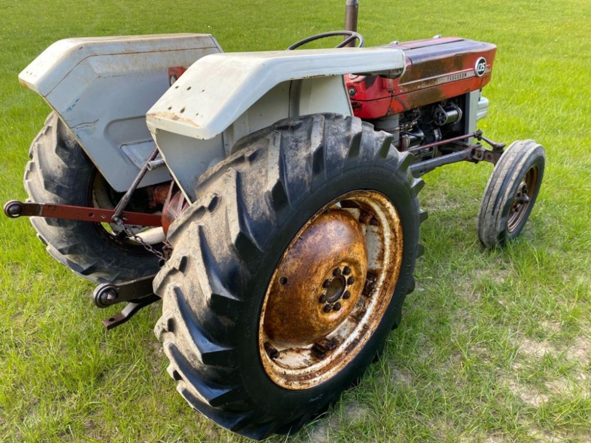 MASSEY FERGUSON 135 TRACTOR - Image 5 of 15