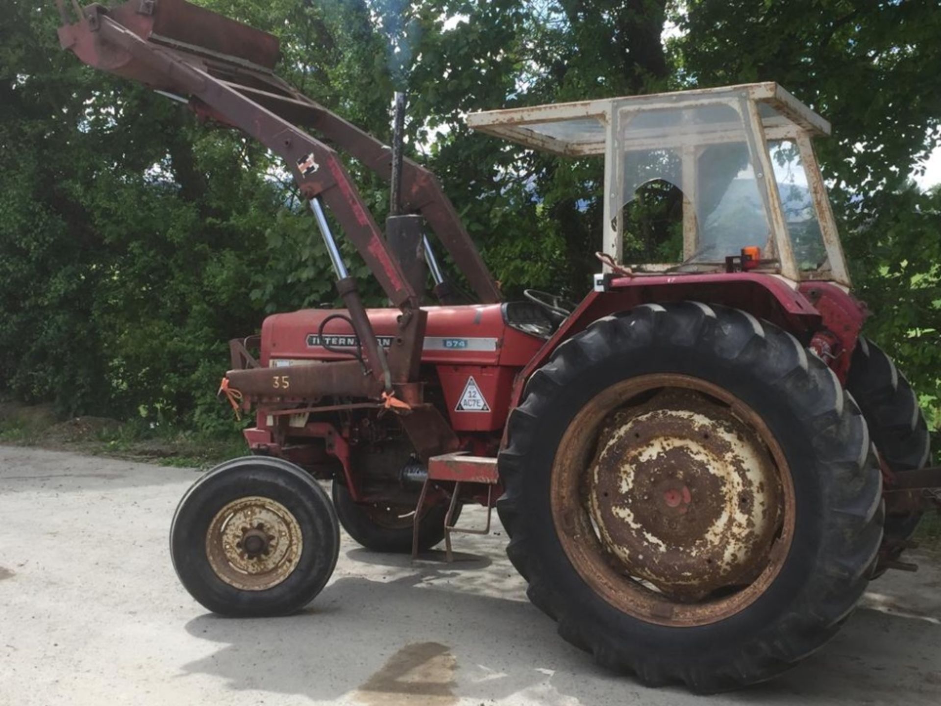 INTERNATIONAL 574 2wd TRACTOR - Image 6 of 6