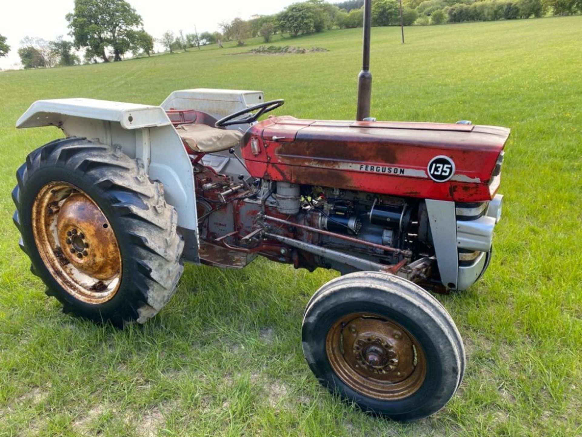 MASSEY FERGUSON 135 TRACTOR - Image 3 of 15