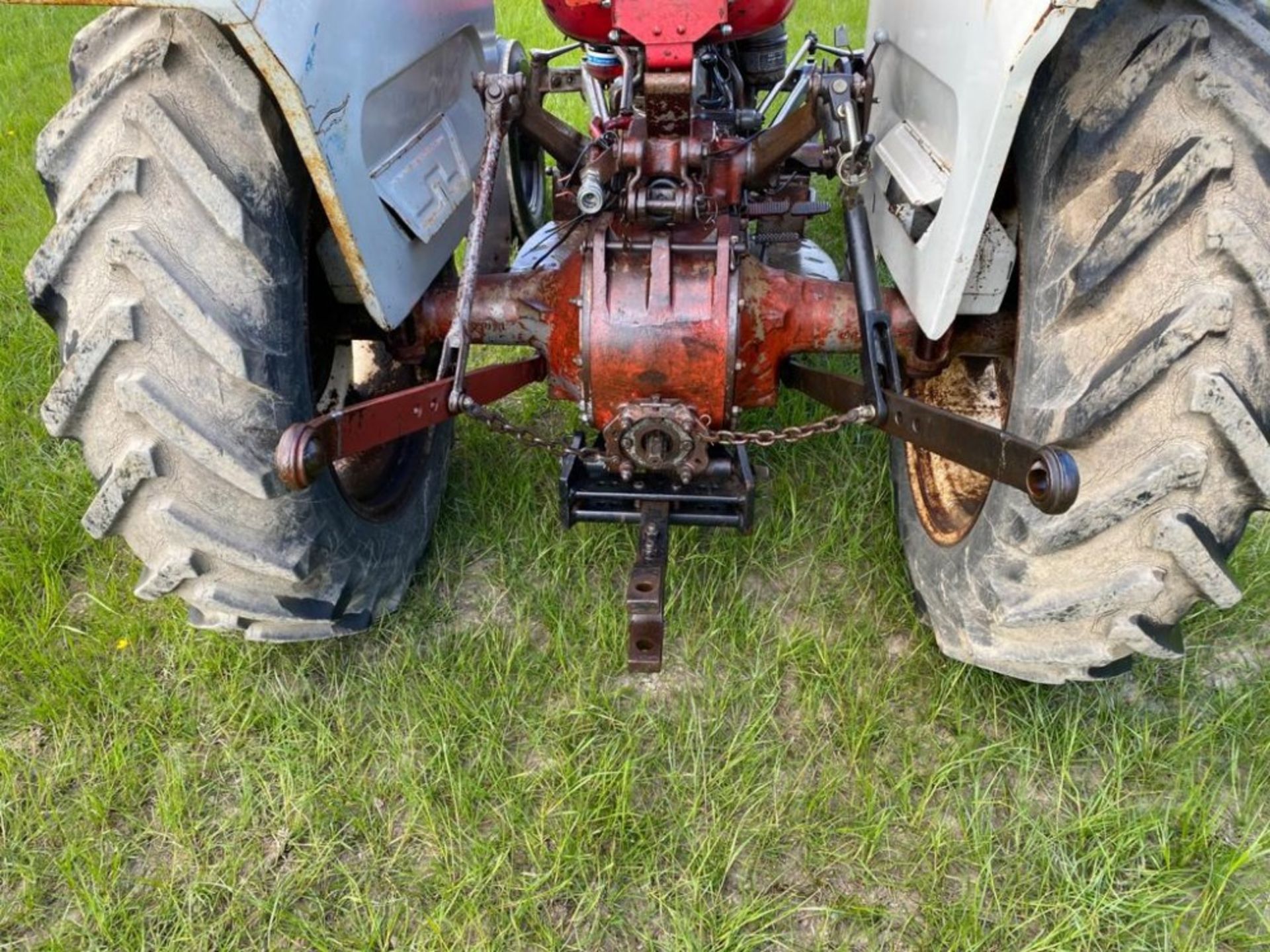 MASSEY FERGUSON 135 TRACTOR - Image 10 of 15