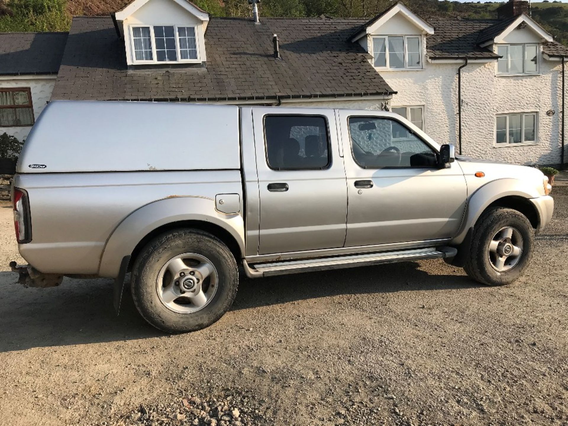 NISSAN 2.5di 4x4 NAVARA PICK UP - Image 4 of 6