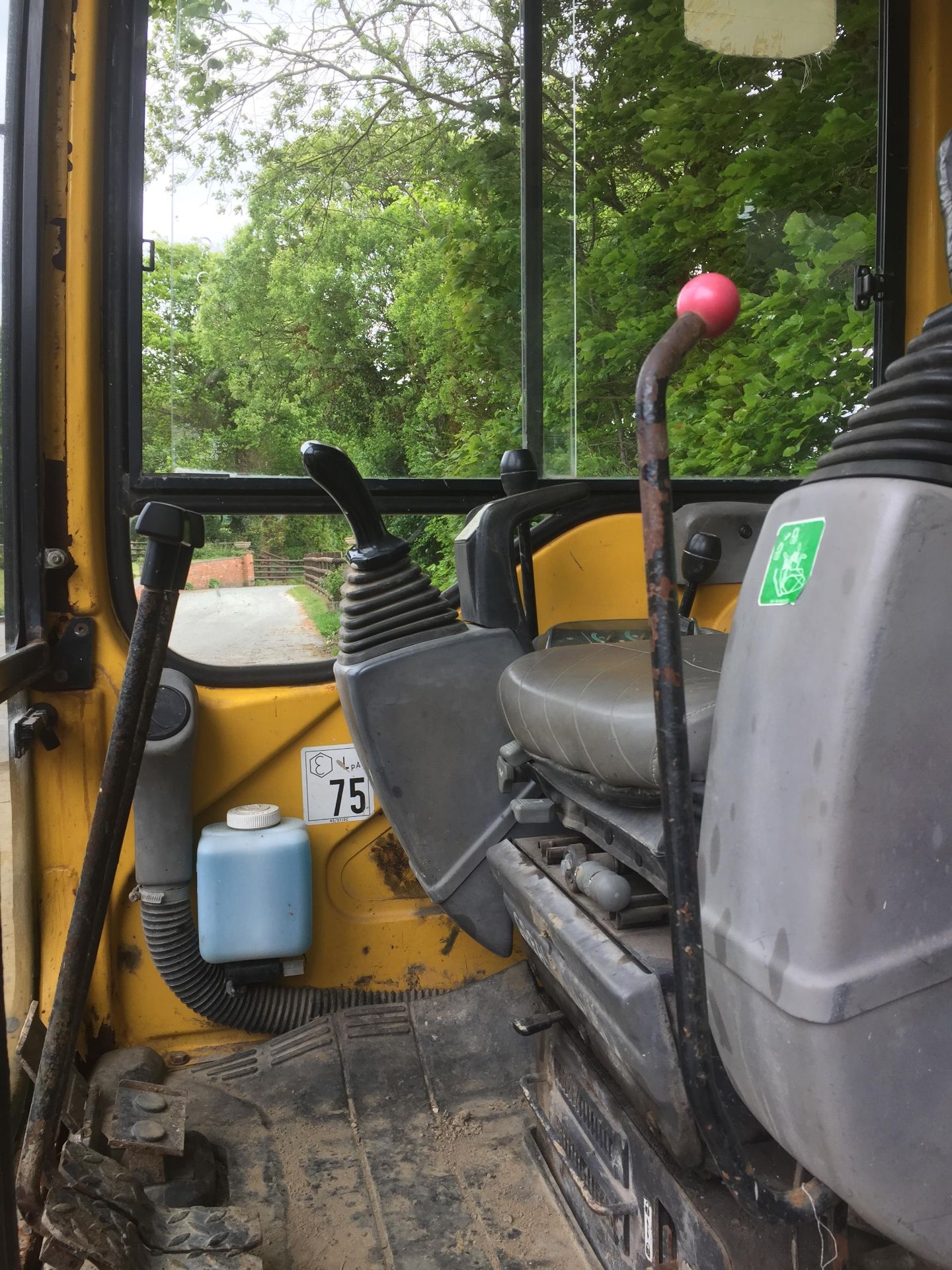 2001 KOMATSU PC20 R-8 2 TONNE MINI DIGGER WITH 3 BUCKETS - Image 7 of 9