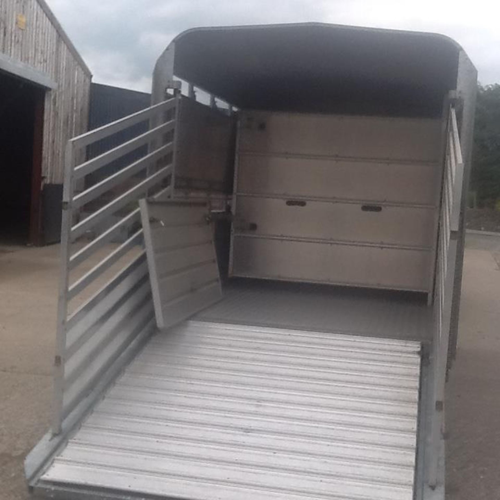 IFOR WILLIAMS DP120 LIVESTOCK TRAILER - Image 3 of 4