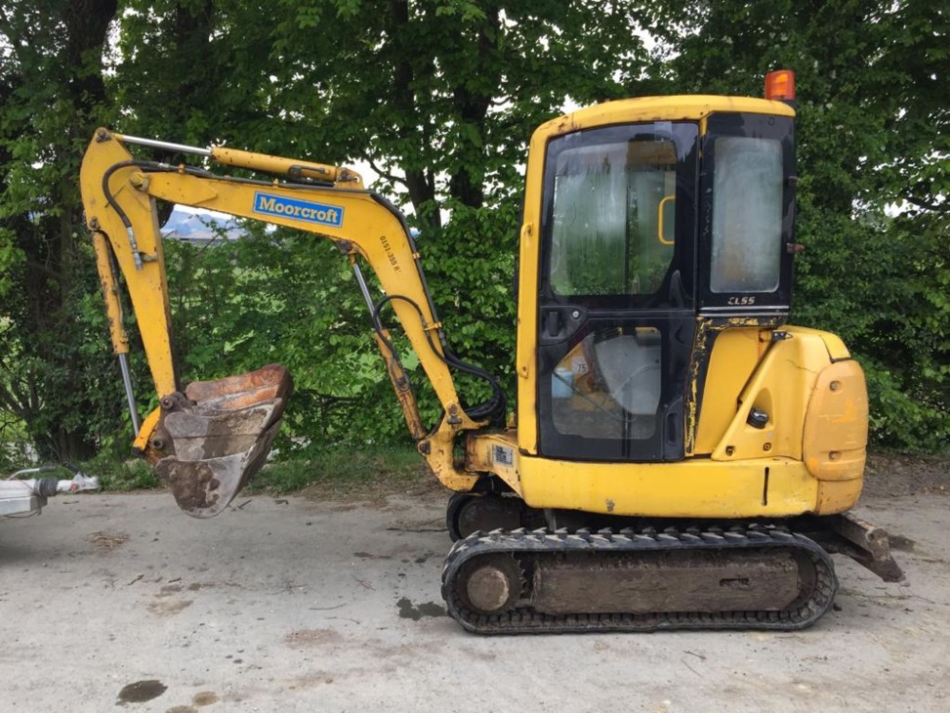 2001 KOMATSU PC20 R-8 2 TONNE MINI DIGGER WITH 3 BUCKETS - Image 3 of 9