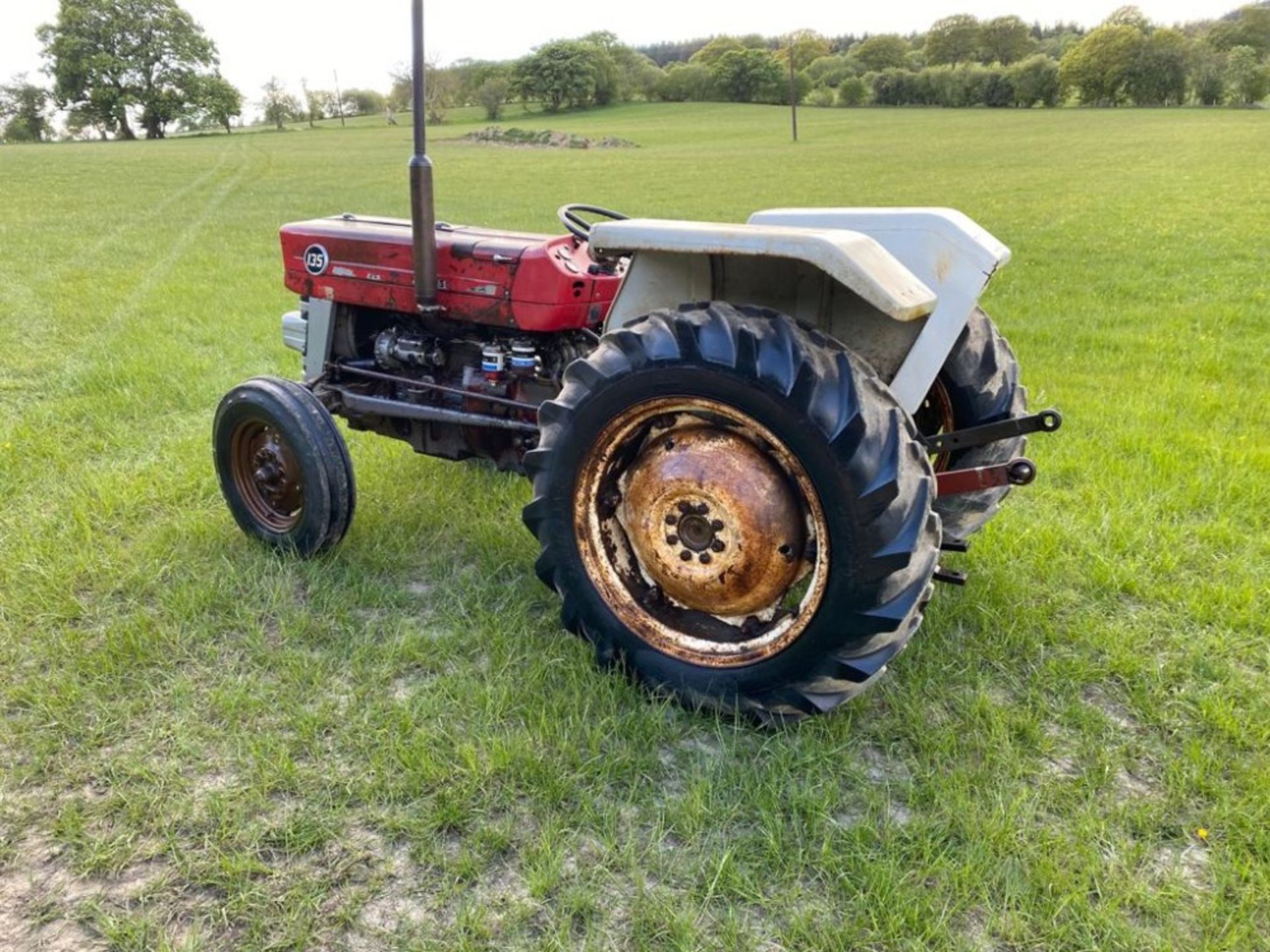 MASSEY FERGUSON 135 TRACTOR