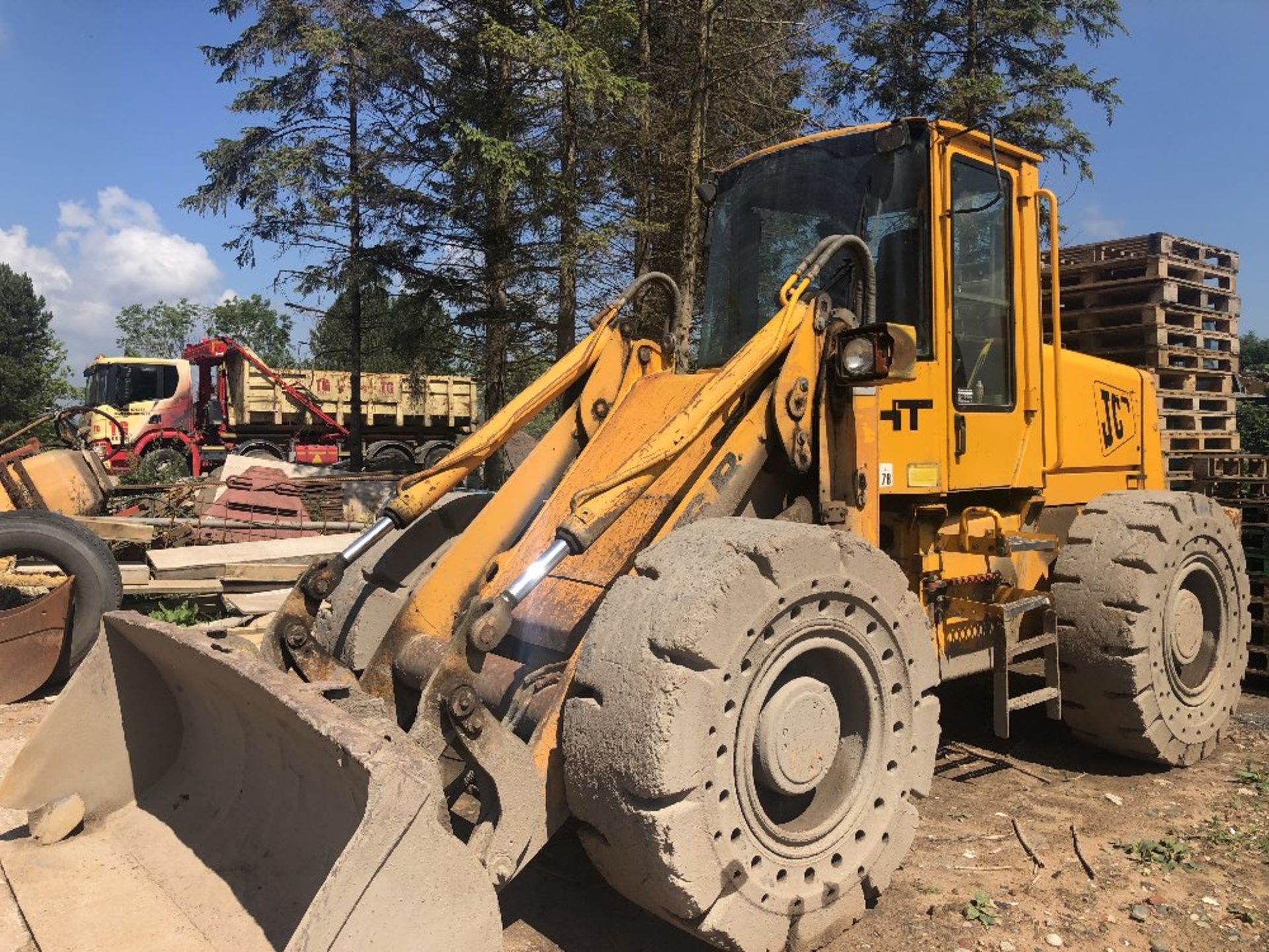 JCB LOADING SHOVEL - Image 2 of 8