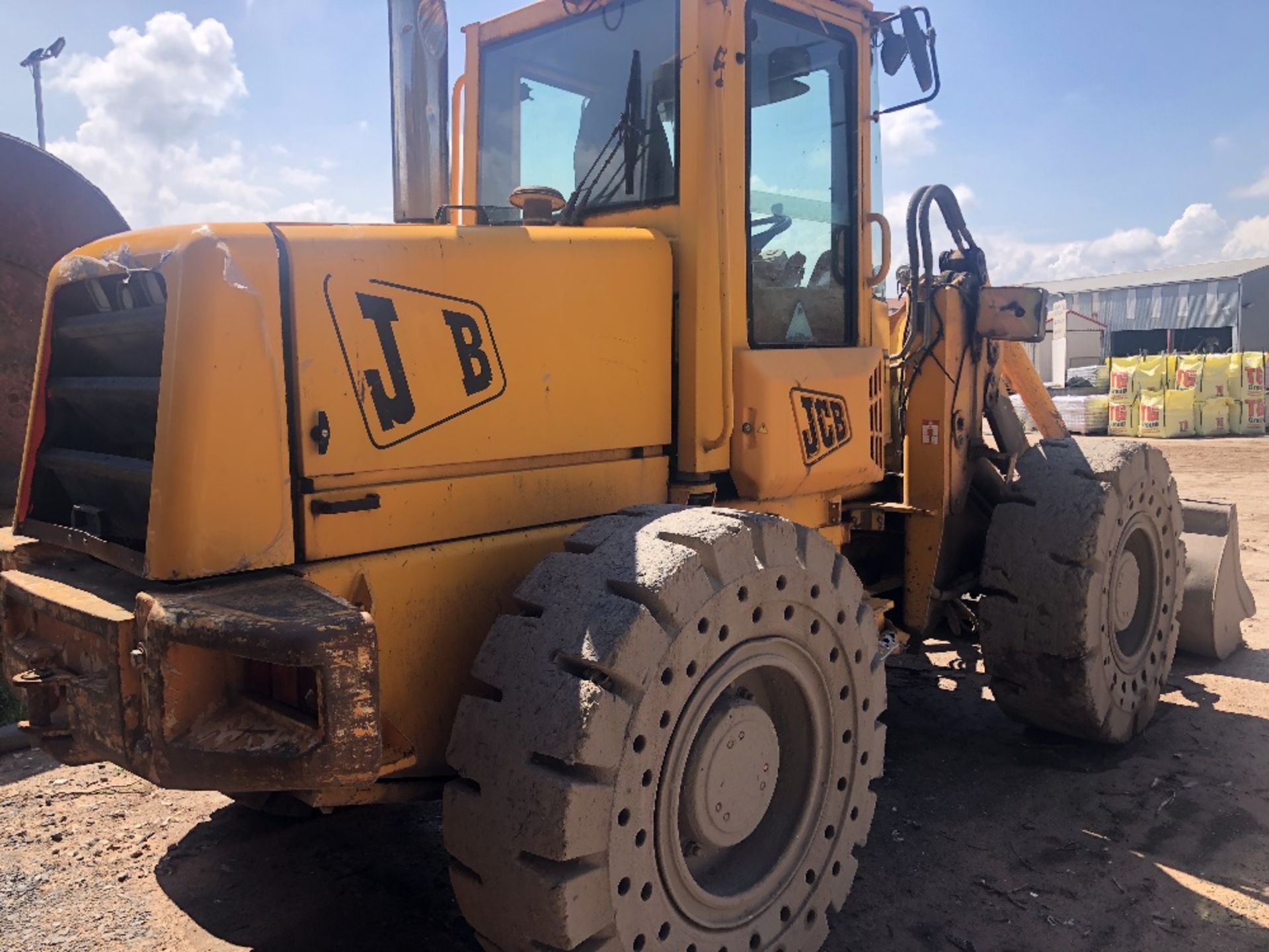 JCB LOADING SHOVEL - Image 3 of 8