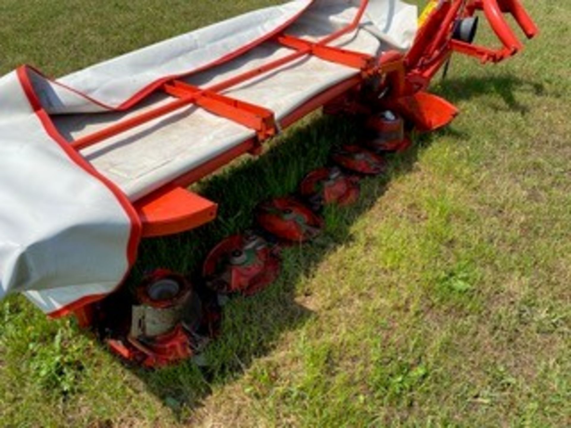 KUHN GMD 66 8FT DISC MOWER (2014) - Image 4 of 4