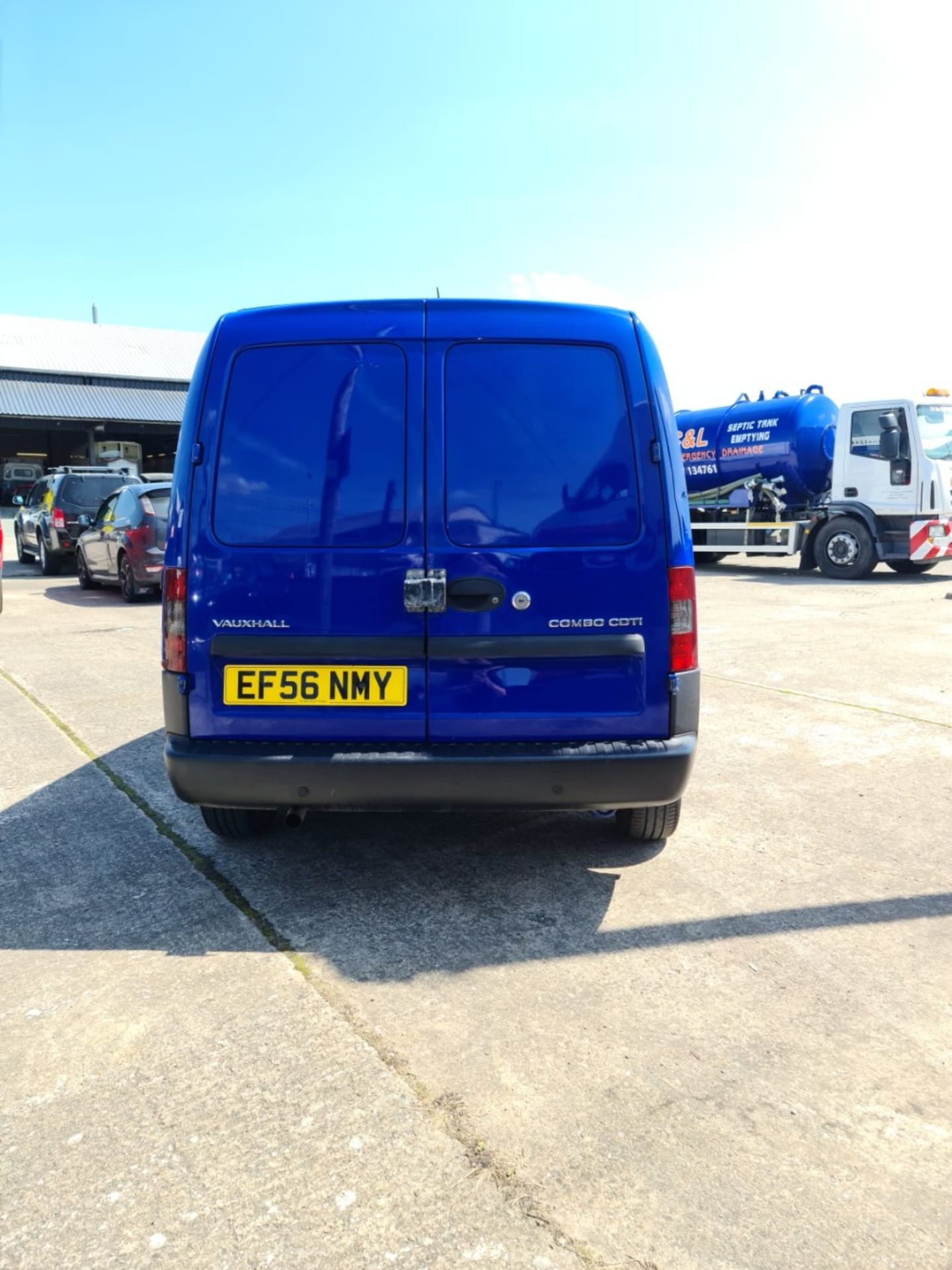 VAUXHALL COMBO 1.3CDTI VAN (56 PLATE) - Image 8 of 11