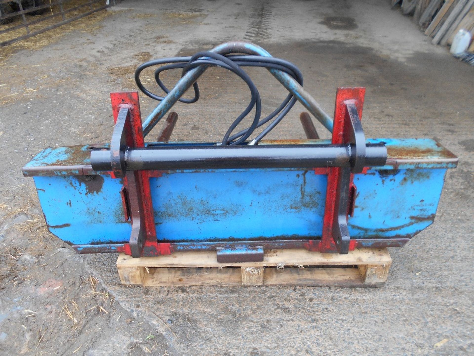 ABT ROUND BALE HANDLER