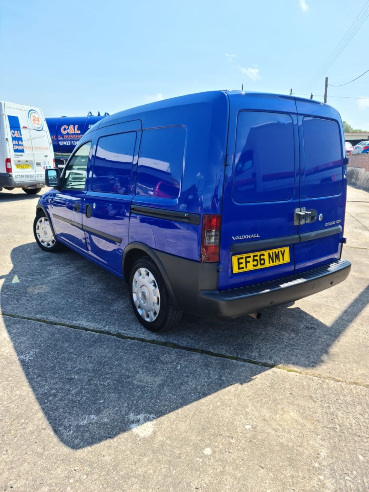 VAUXHALL COMBO 1.3CDTI VAN (56 PLATE) - Image 4 of 11