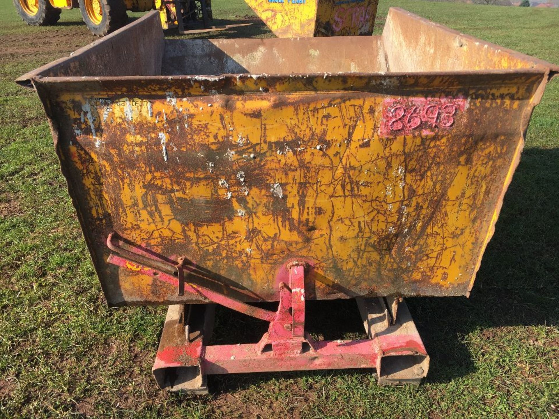 TIPPING WASTE SKIP TO FIT FORKLIFT - Image 4 of 4