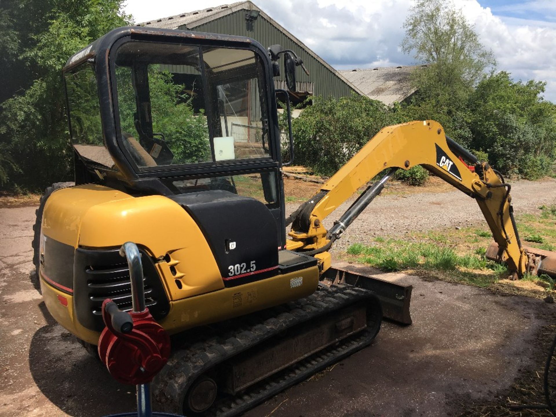 2005 CAT 2.5 TON MINI DIGGER