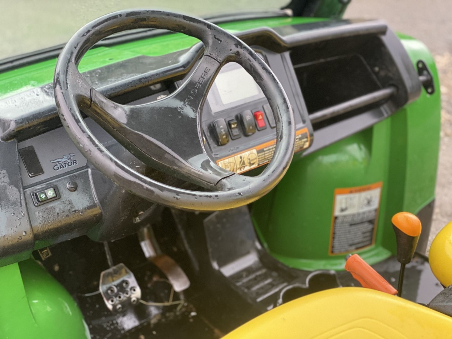 JOHN DEERE GATOR 2013 FULL WORKING ORDER 2800 HRS - Image 6 of 6