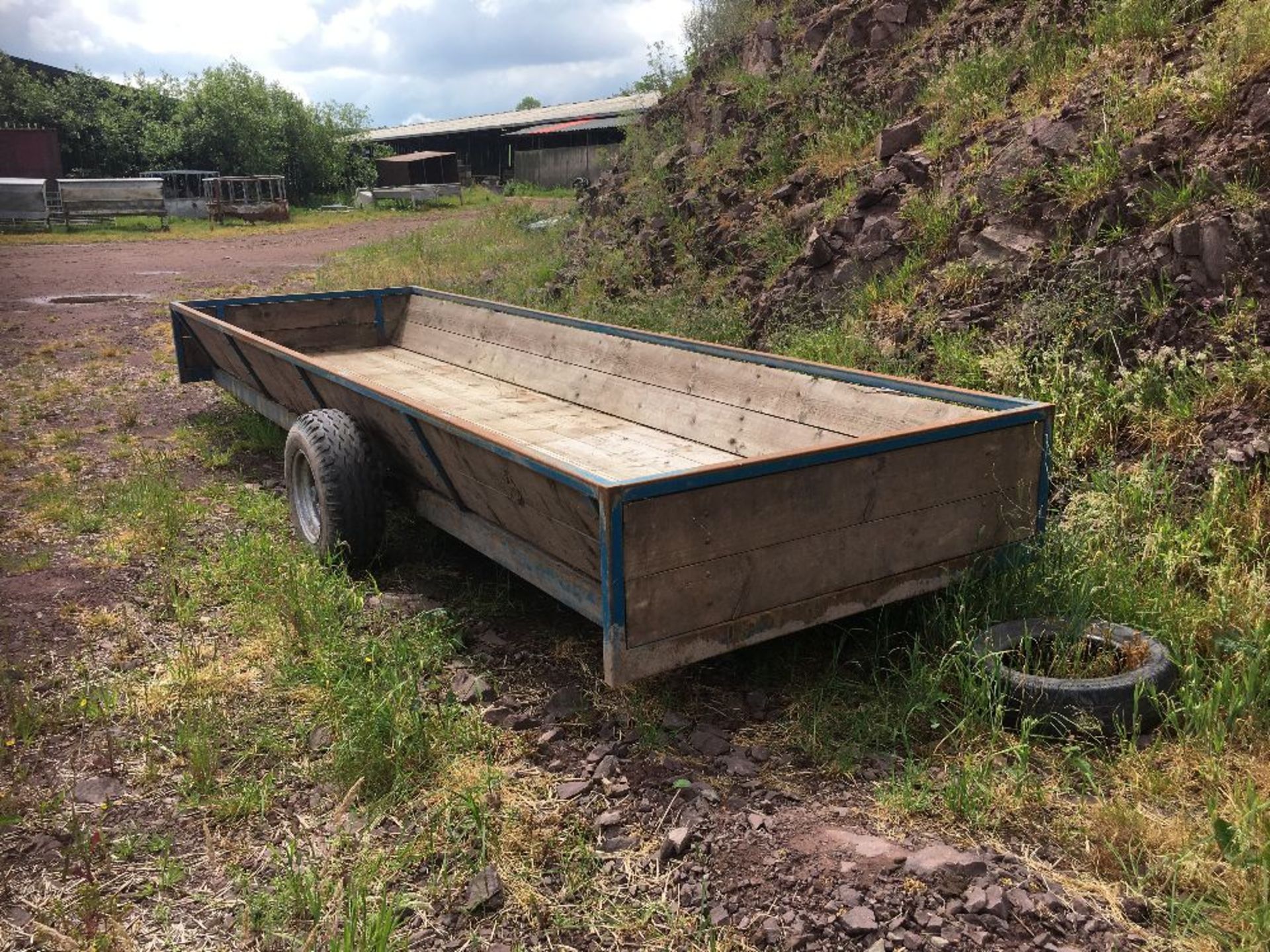 20FT SINGLE AXLE LOW FEED/TRANSPORT TRAILER - Image 2 of 4