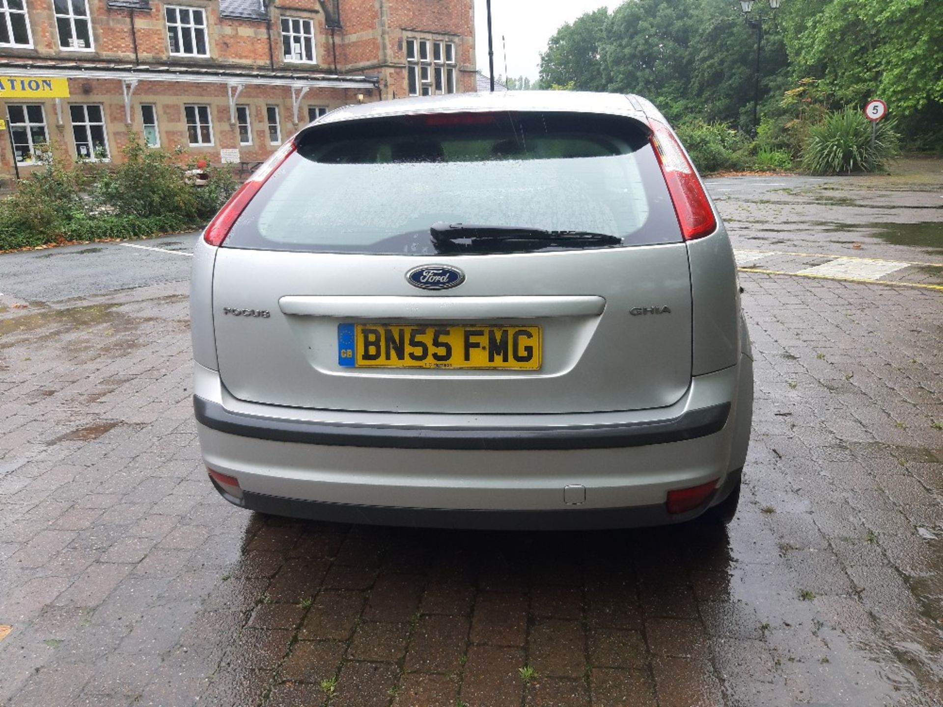 FORD FOCUS GHIA REG: BN55 FMG APPROX 106000 MILES MOT UNTIL 30/10/2020 - Image 2 of 3