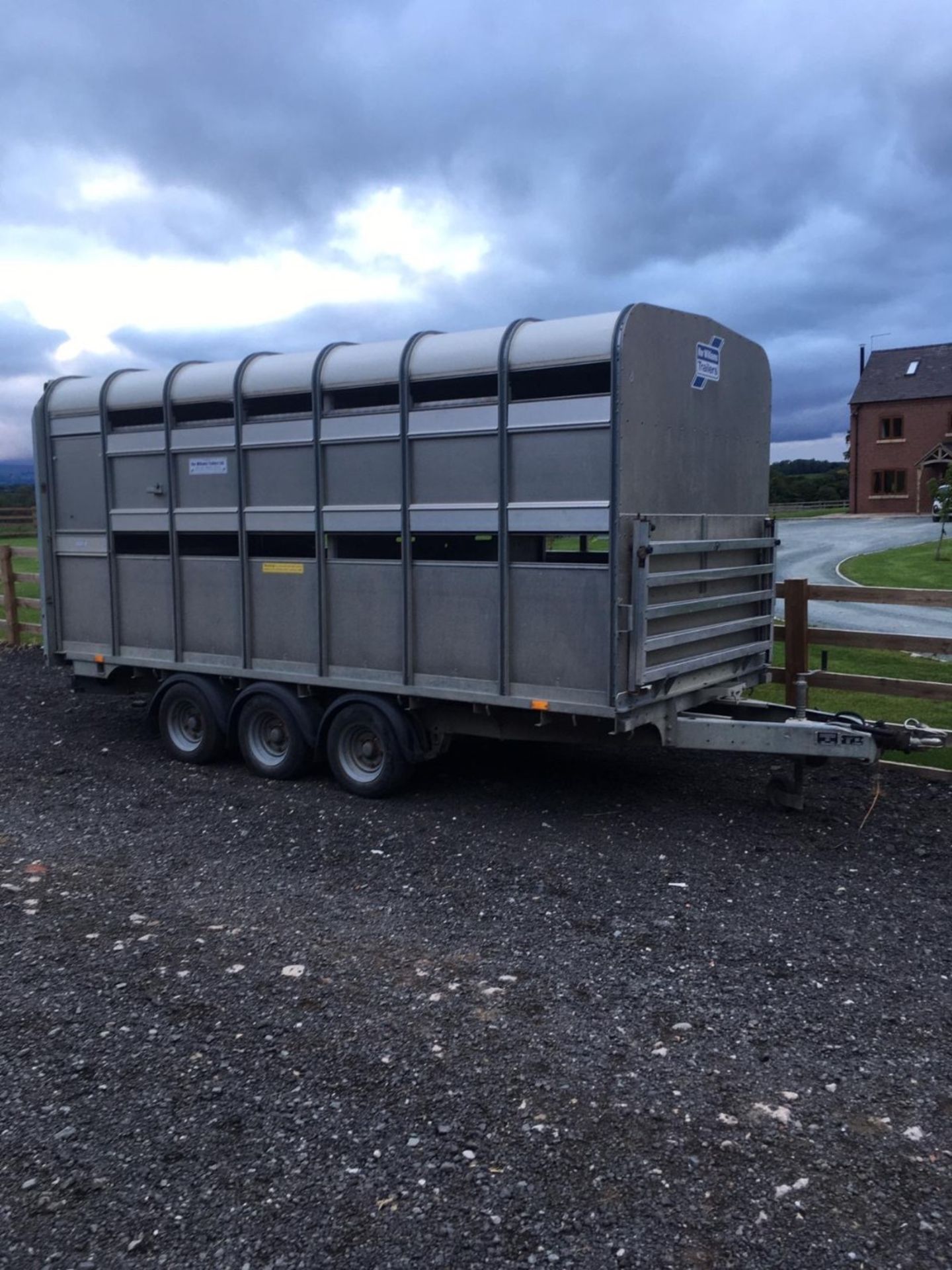 IFOR WILLIAMS 14ft TRIAXLE STOCK TRAILER