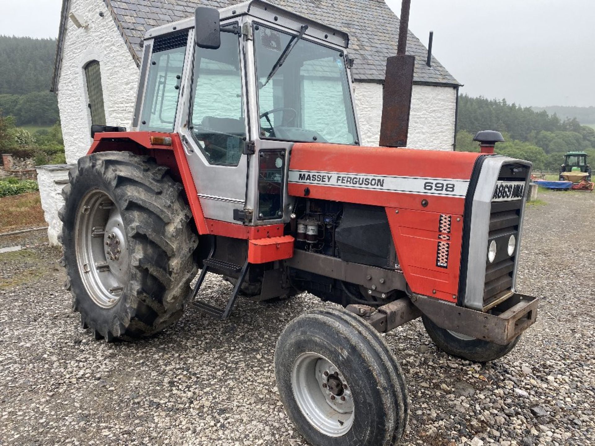 MASSEY FERGUSON 698 TRACTOR - Image 7 of 10