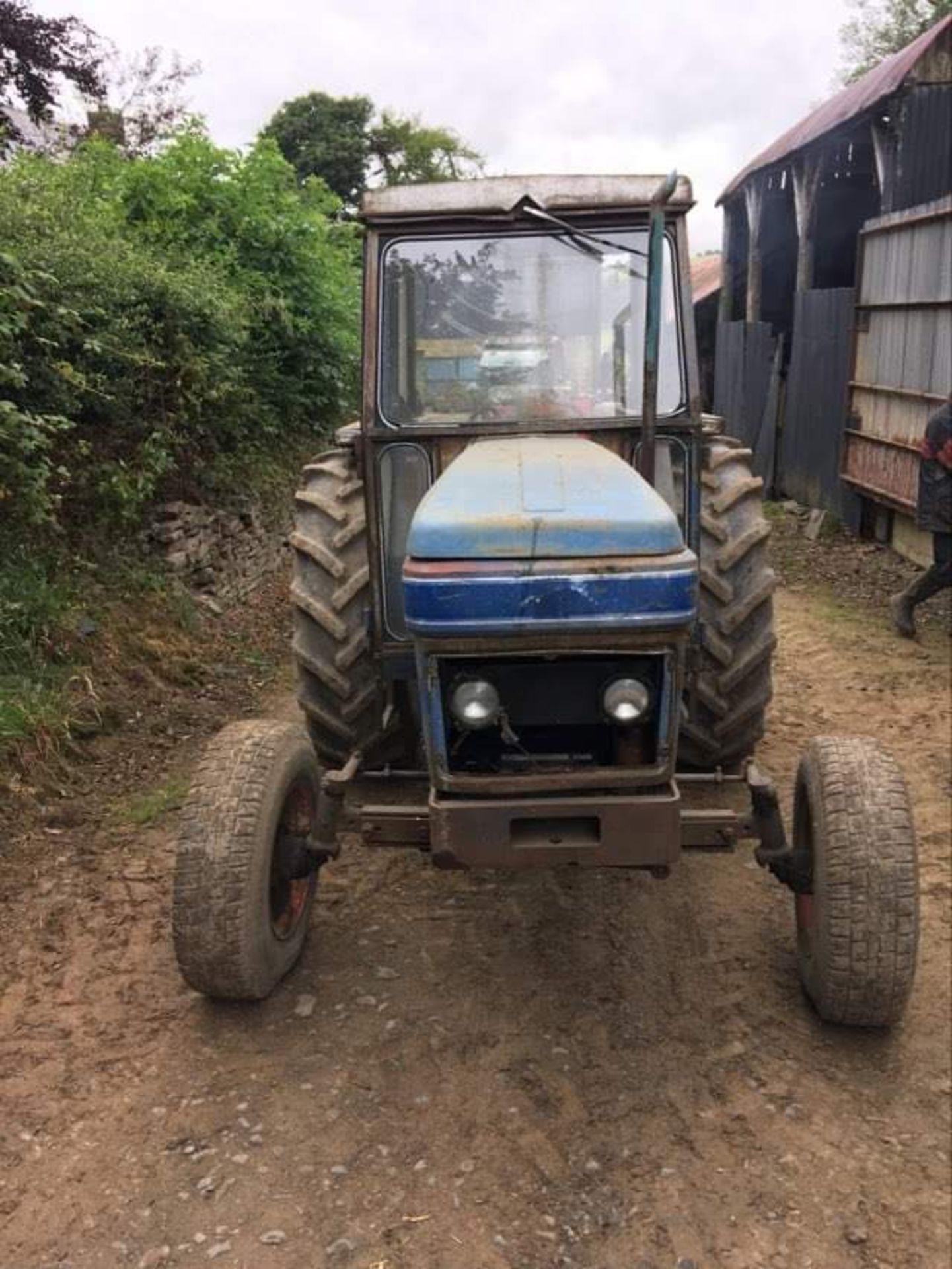 LEYLAND 270 TRACTOR