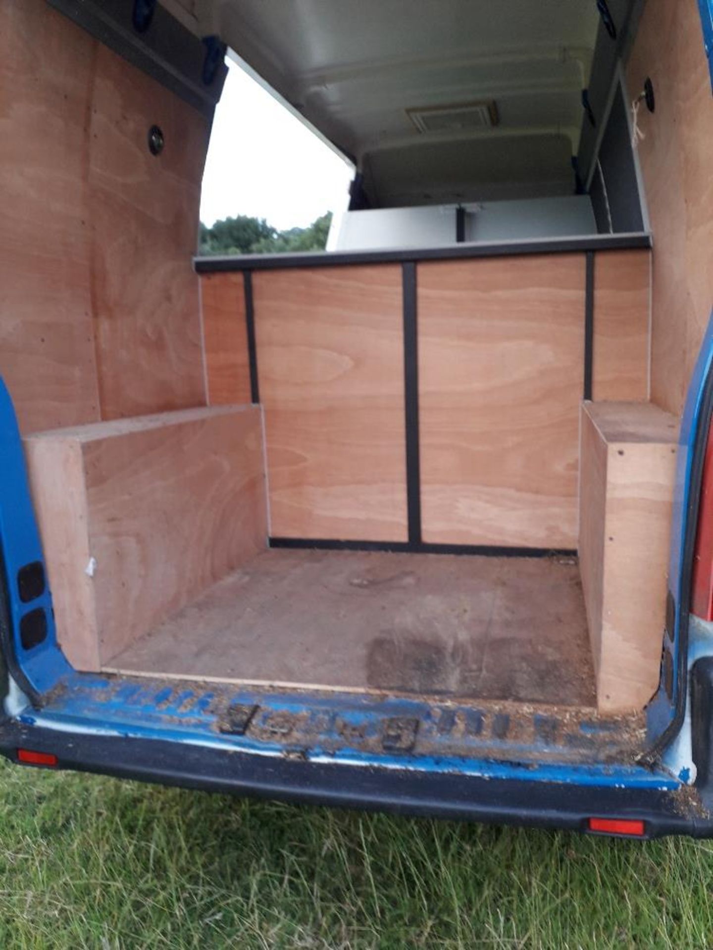 SMALL HORSEBOX - Image 3 of 6