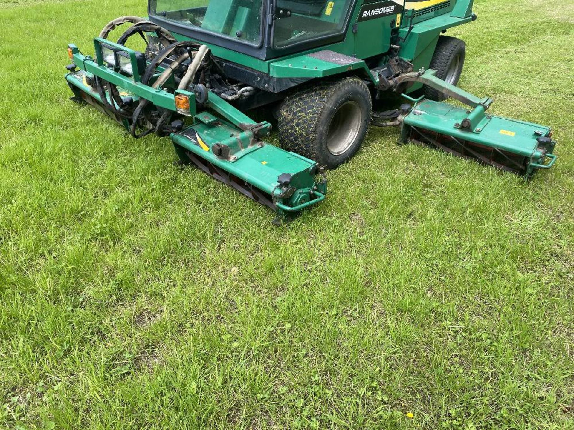 2007 RANSOMES COMMANDER 4WD MOWER 3520 2007 - Image 2 of 9