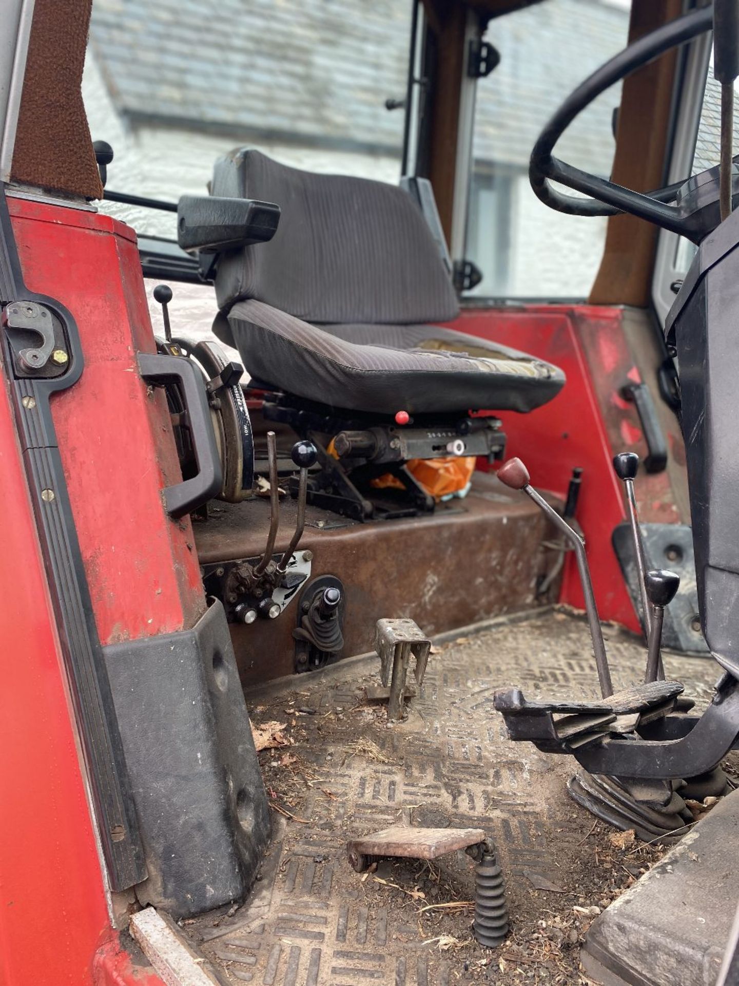 MASSEY FERGUSON 698 TRACTOR - Image 8 of 10