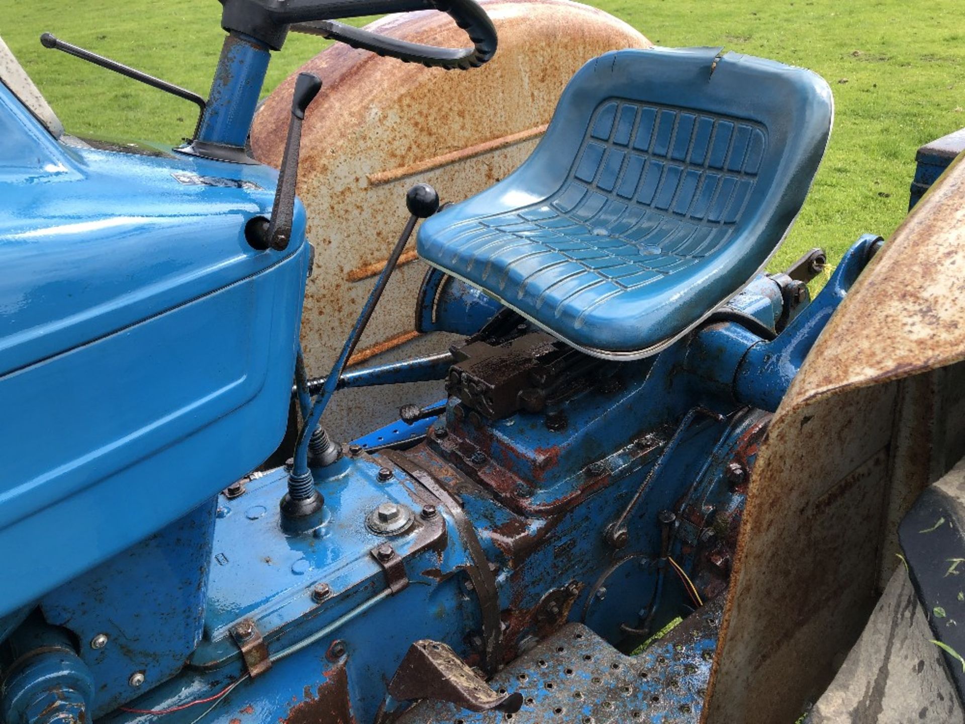 FORD 5000 DUAL POWER TRACTOR (IWO) - Image 8 of 8