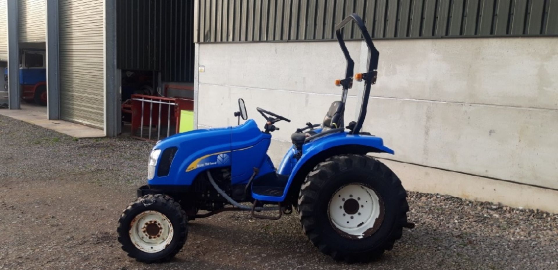 NEW HOLLAND TC27DA COMPACT TRACTOR - Image 5 of 15