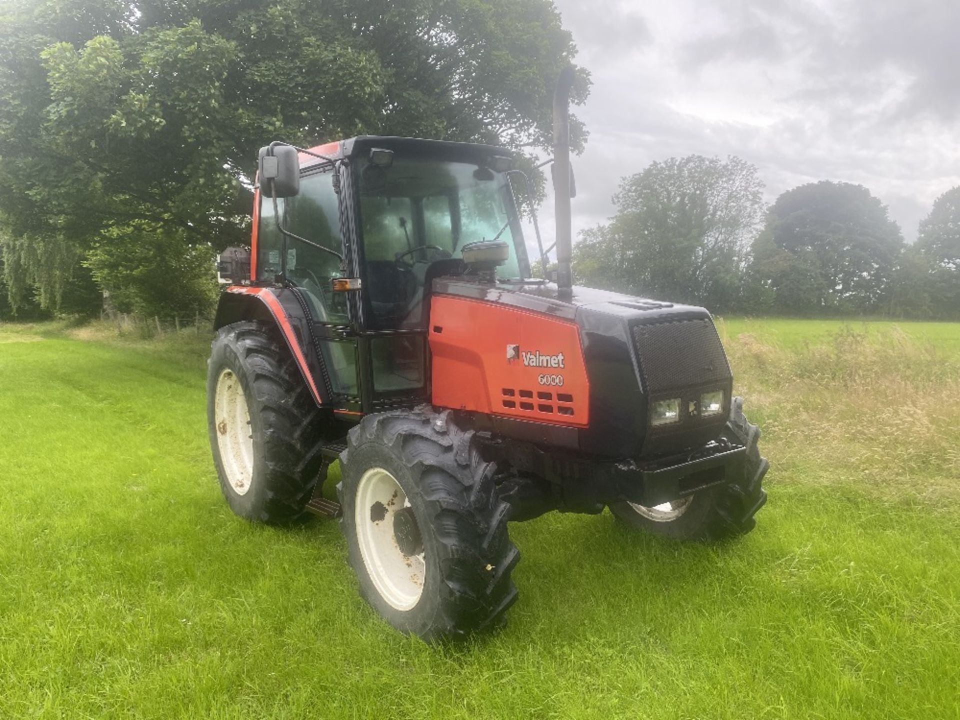 VALMET 6000 4WD TRACTOR