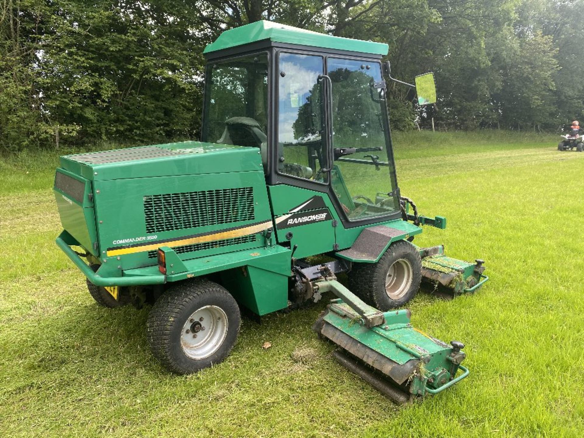 2007 RANSOMES COMMANDER 4WD MOWER 3520 2007 - Image 4 of 9