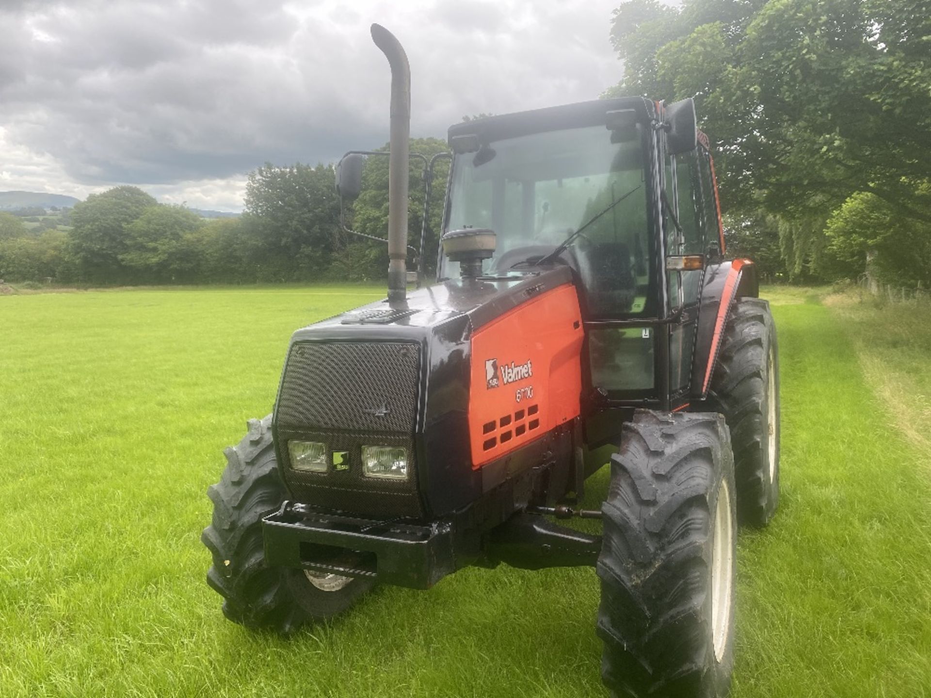 VALMET 6000 4WD TRACTOR - Image 2 of 11