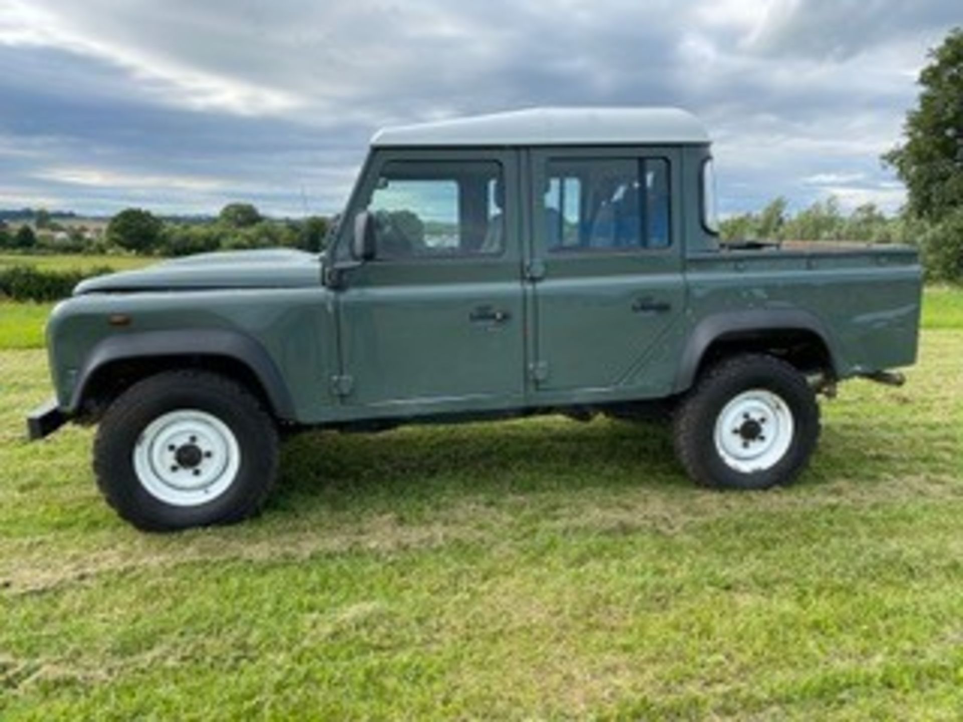 2016 LANDROVER DEFENDER 110 - Image 3 of 9